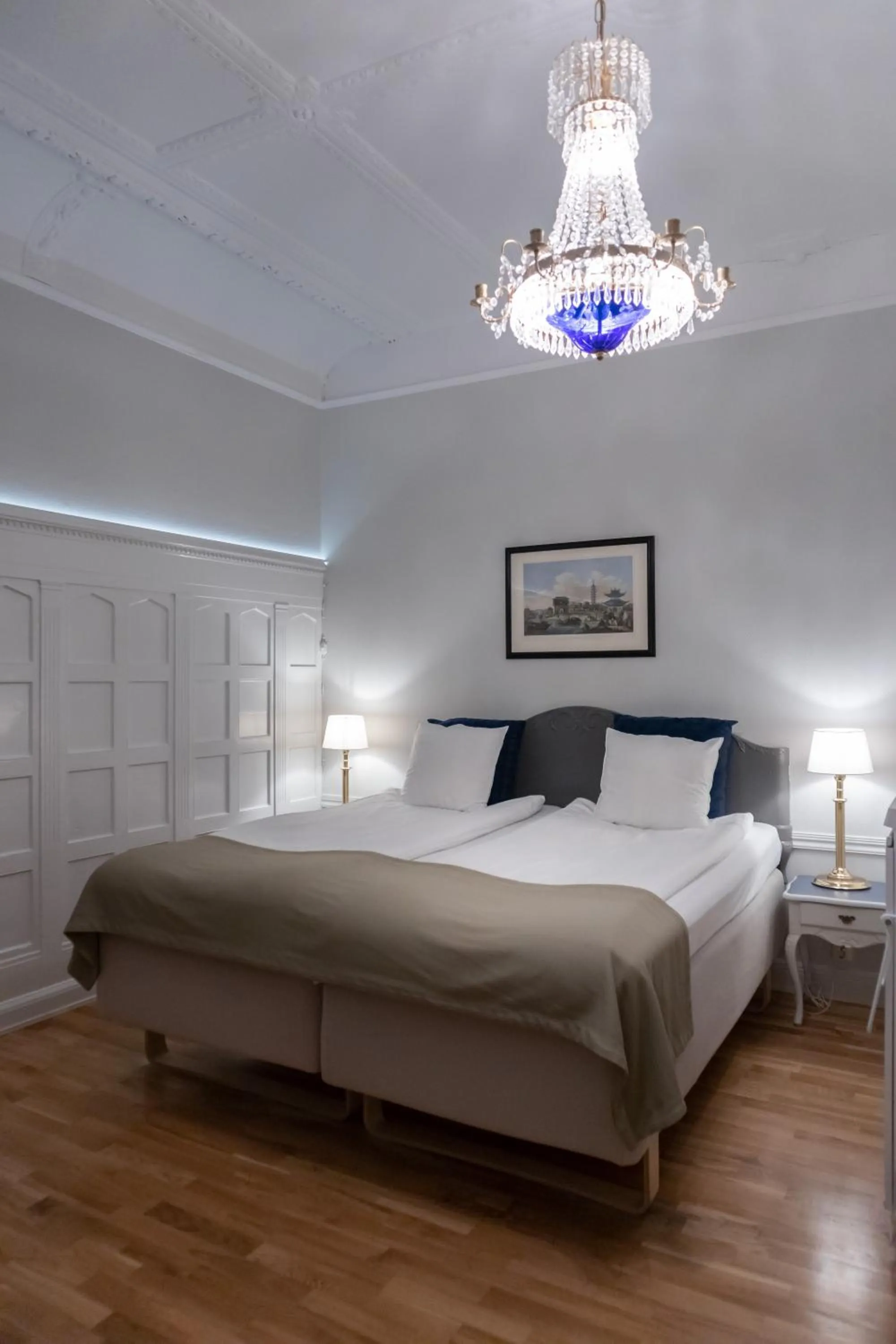 Bed in Crystal Plaza Hotel