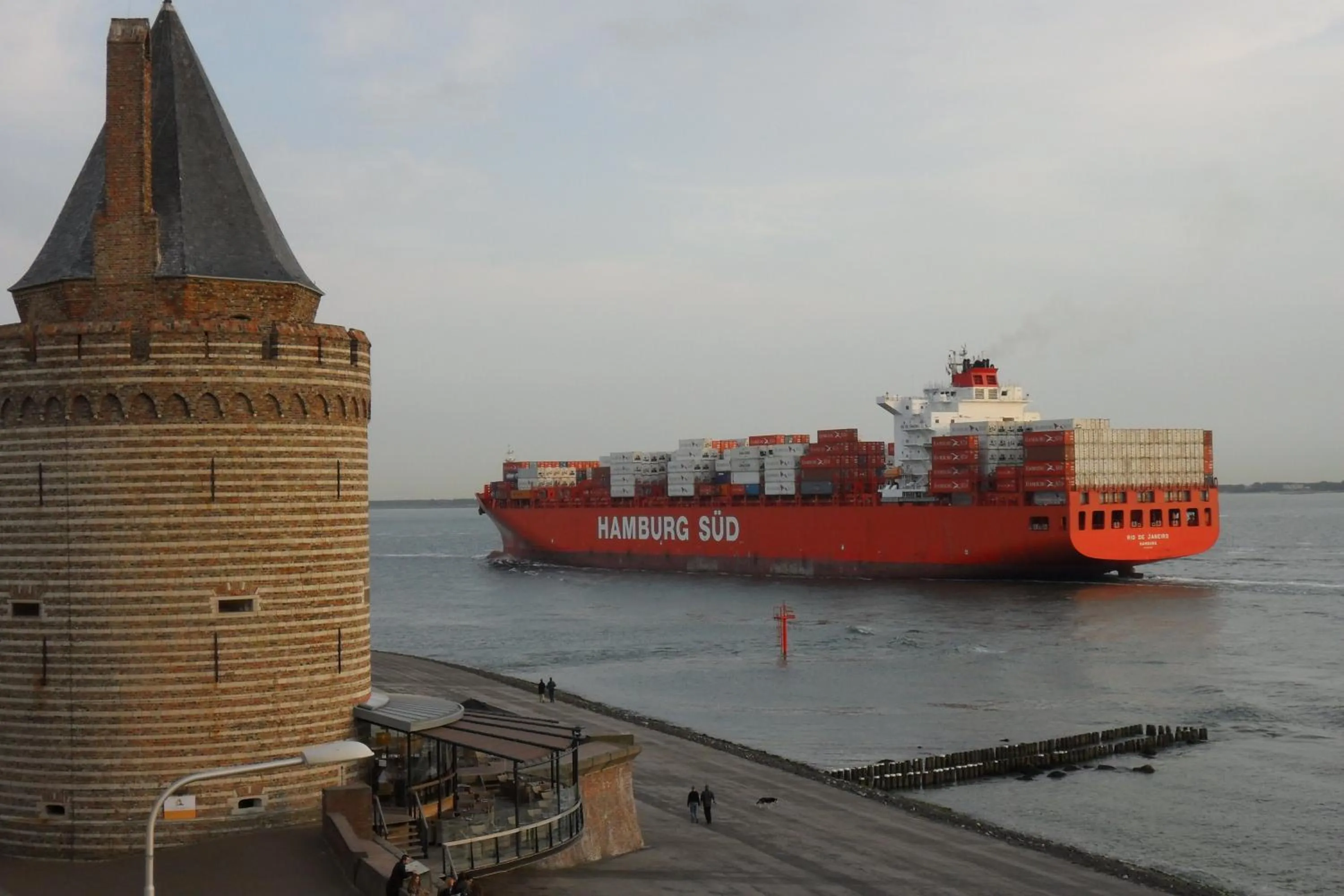 Property building in De Gevangentoren Suite