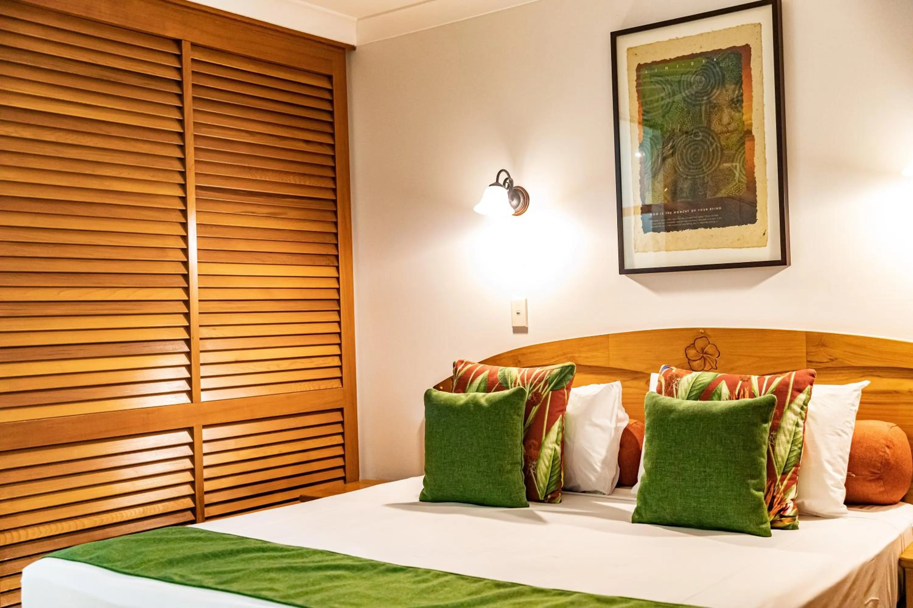 Bedroom, Bed in Hibiscus Resort & Spa - Official Onsite Reception & Check In
