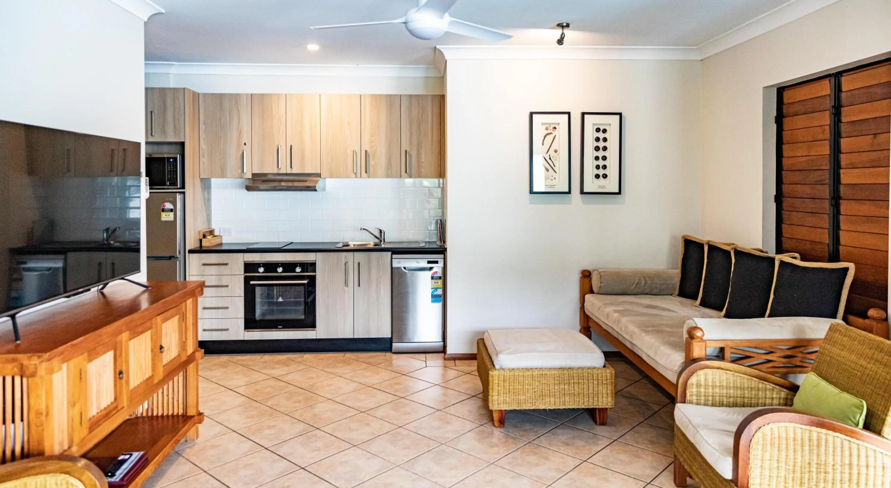 Kitchen or kitchenette in Hibiscus Resort & Spa - Official Onsite Reception & Check In