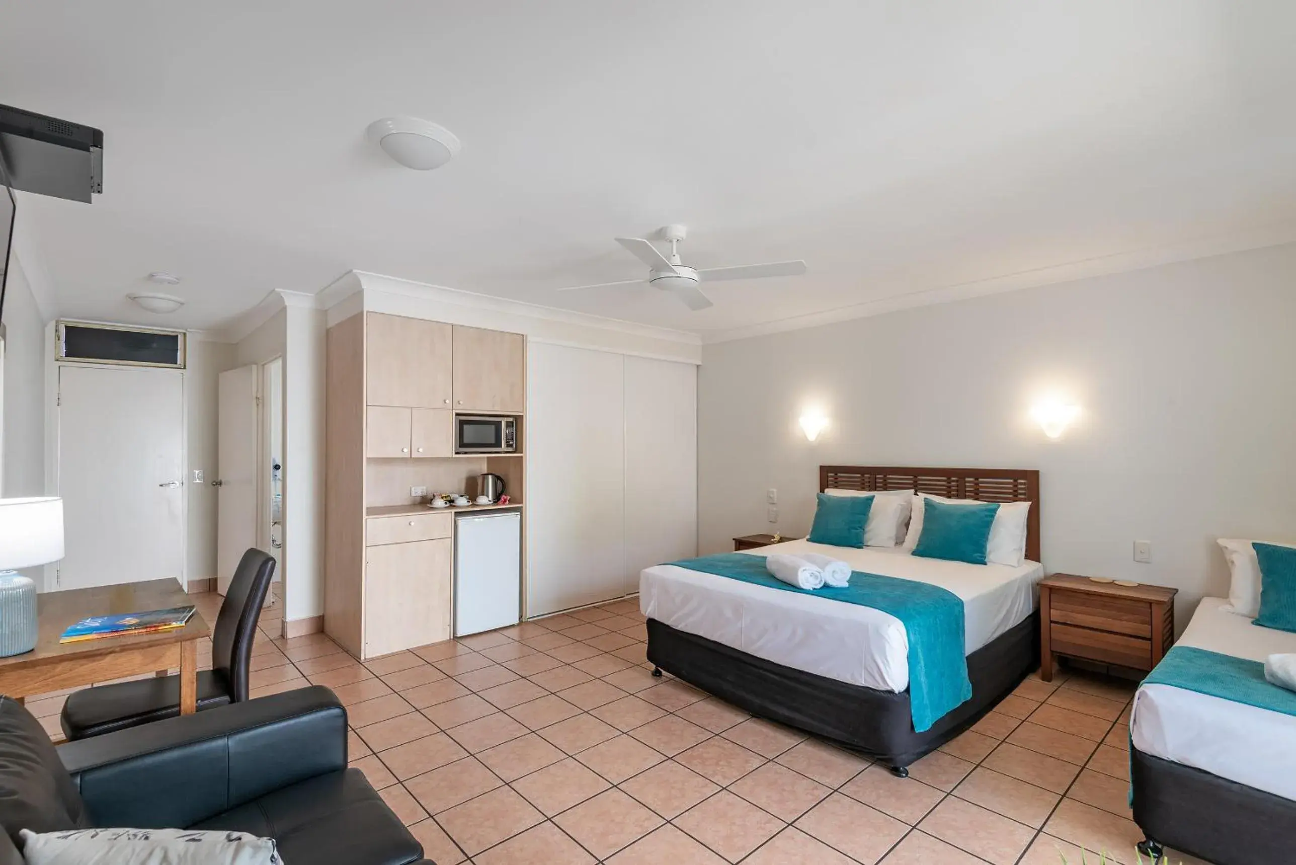 Bed in Anchor Motel Noosa Bed in Anchor Motel Noosa