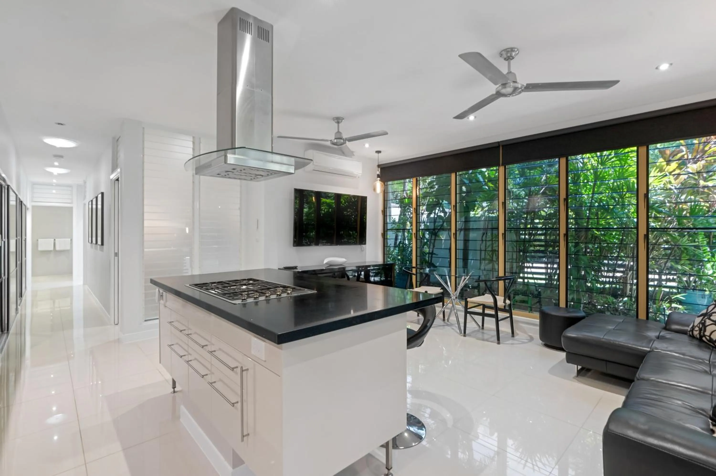 Kitchen or kitchenette in Sanctuary Palm Cove
