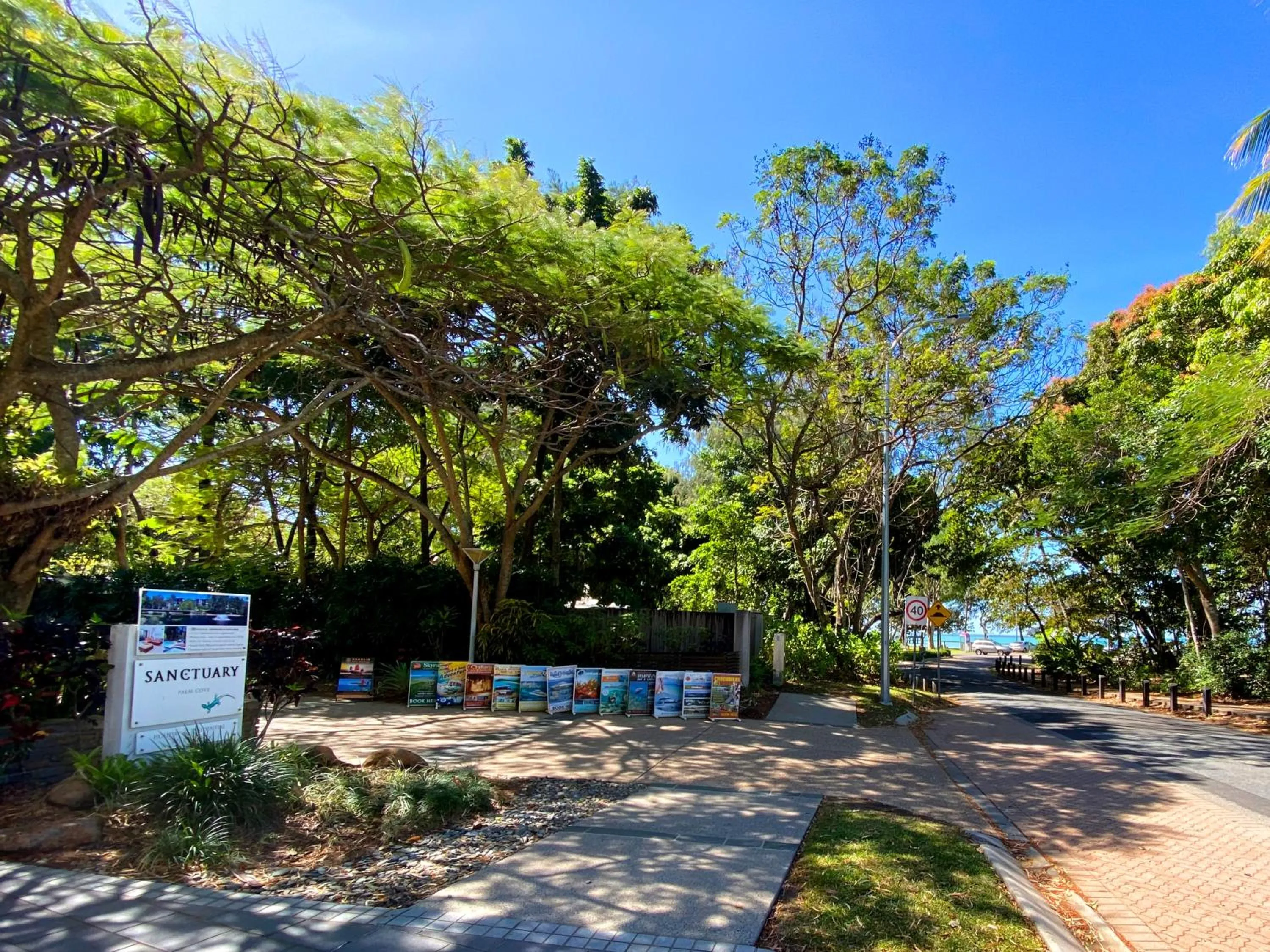 Facade/entrance in Sanctuary Palm Cove