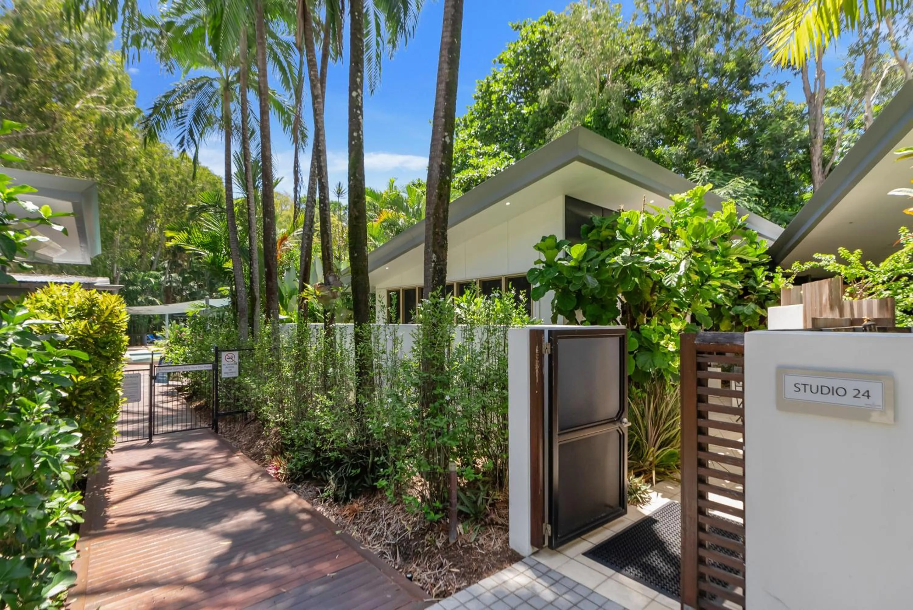 Property building in Sanctuary Palm Cove