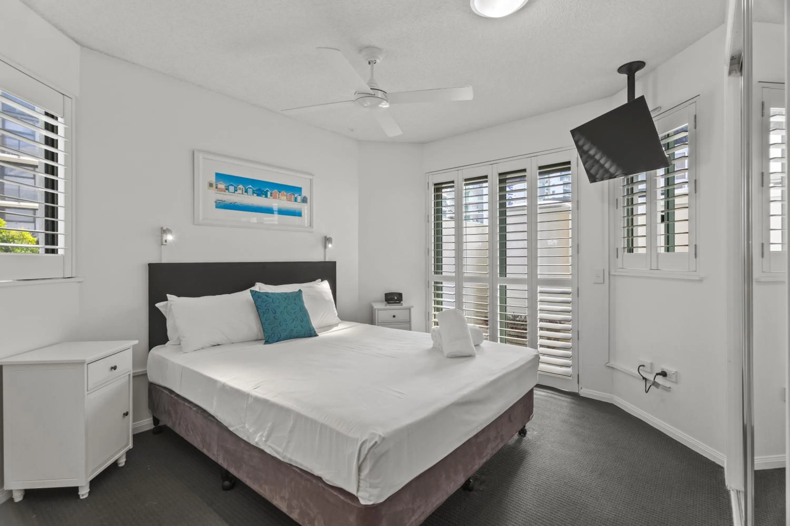 Bed in Malibu Apartments