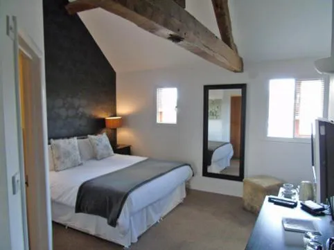 Bedroom, Bed in The Falcon At Hatton