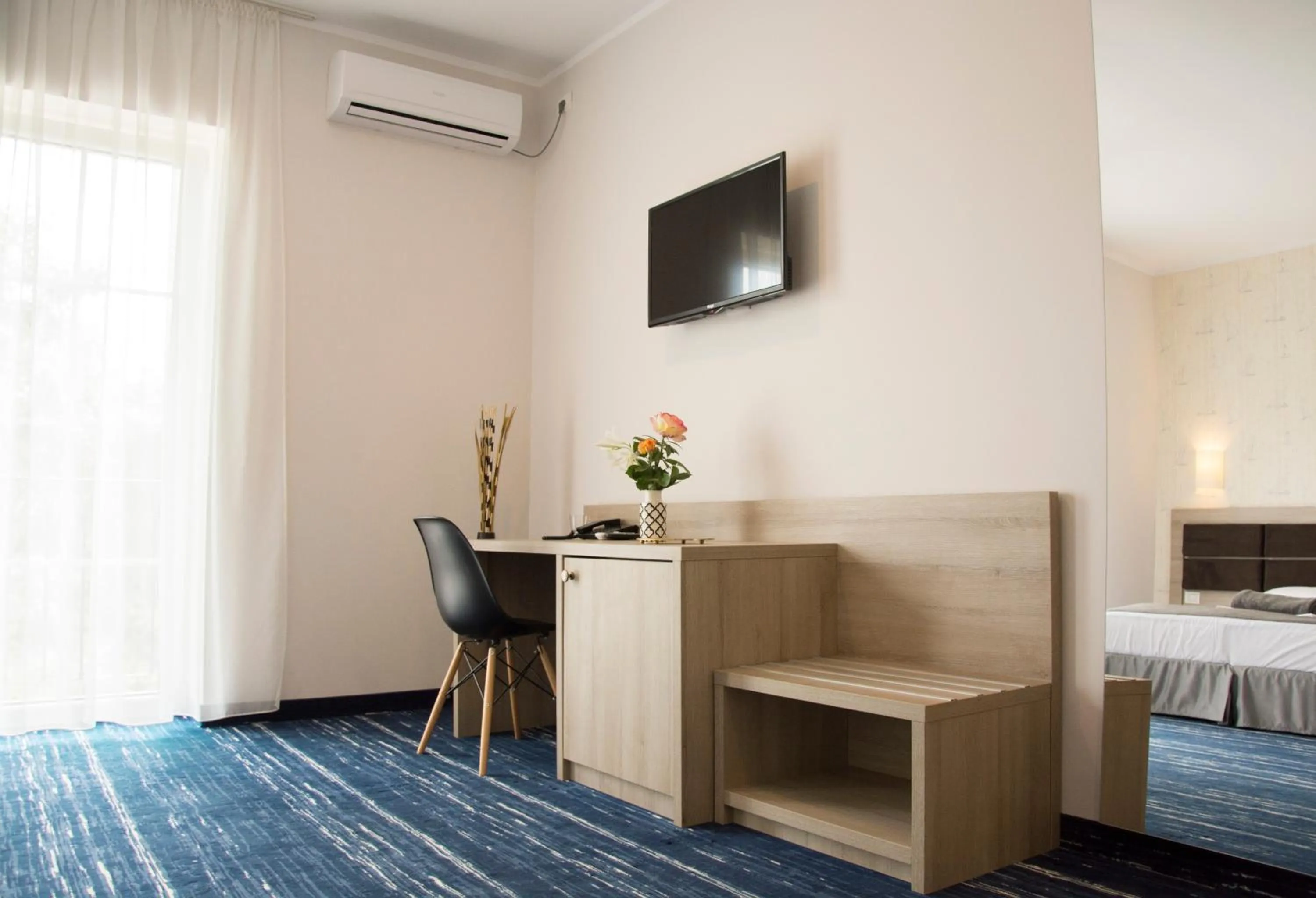 TV and multimedia, Bed in Hotel Victoria