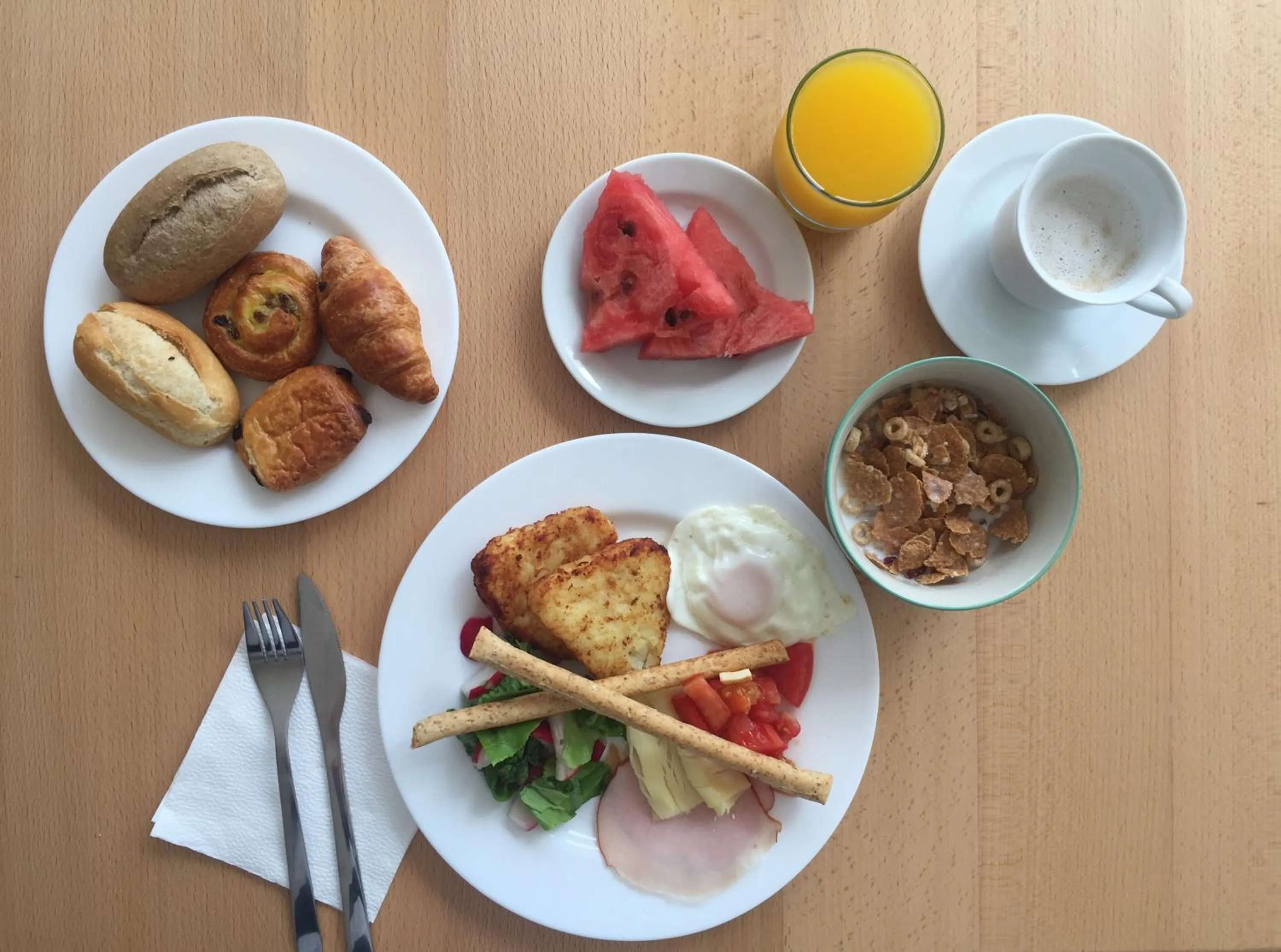 Buffet breakfast in Hotel Victoria