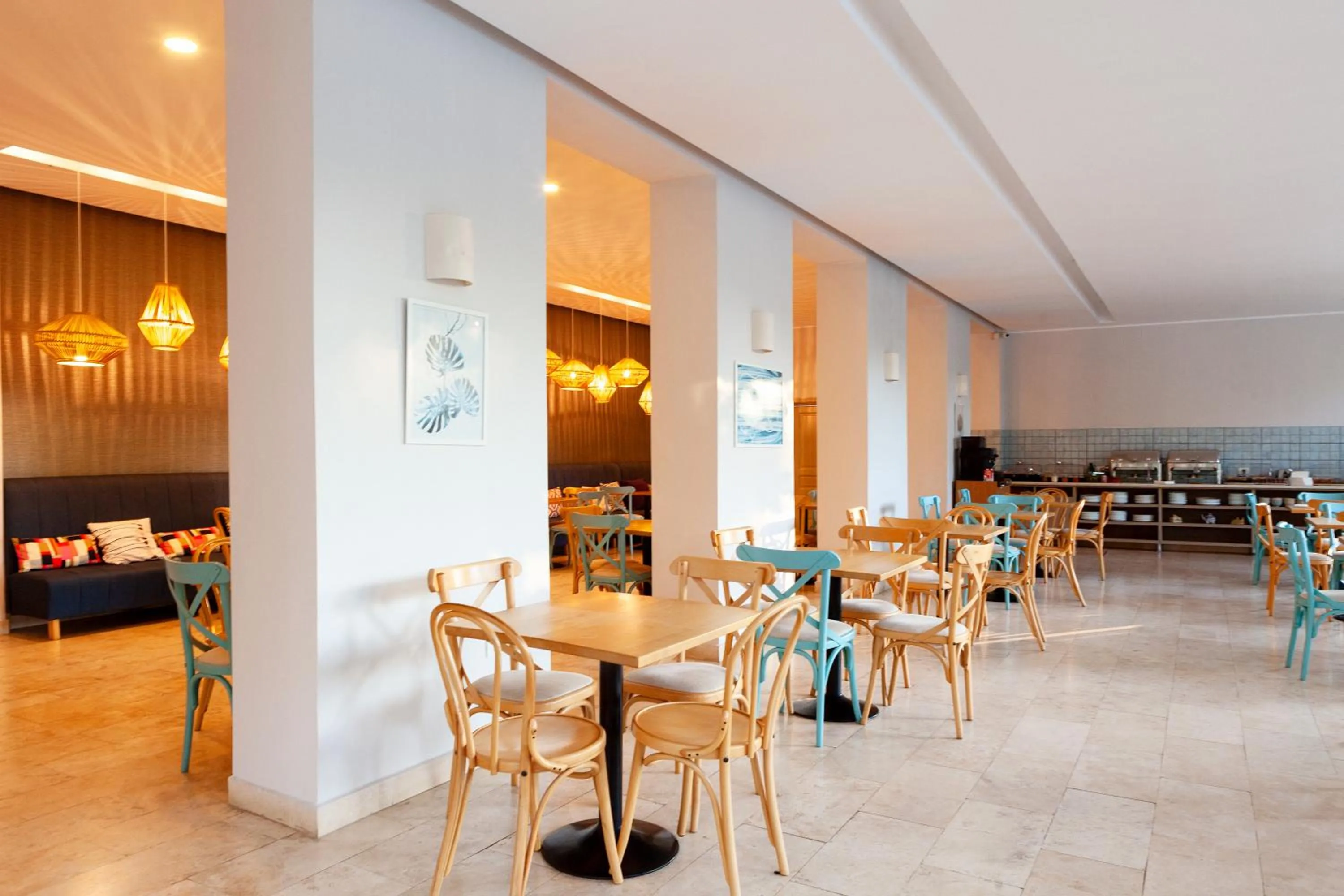 Restaurant/places to eat in Hotel Victoria