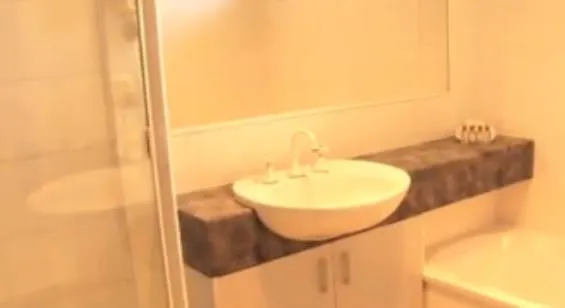 Bathroom in Clayton Monash Motor Inn & Serviced Apartments