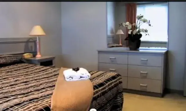 Bed in Clayton Monash Motor Inn & Serviced Apartments Bed in Clayton Monash Motor Inn & Serviced Apartments