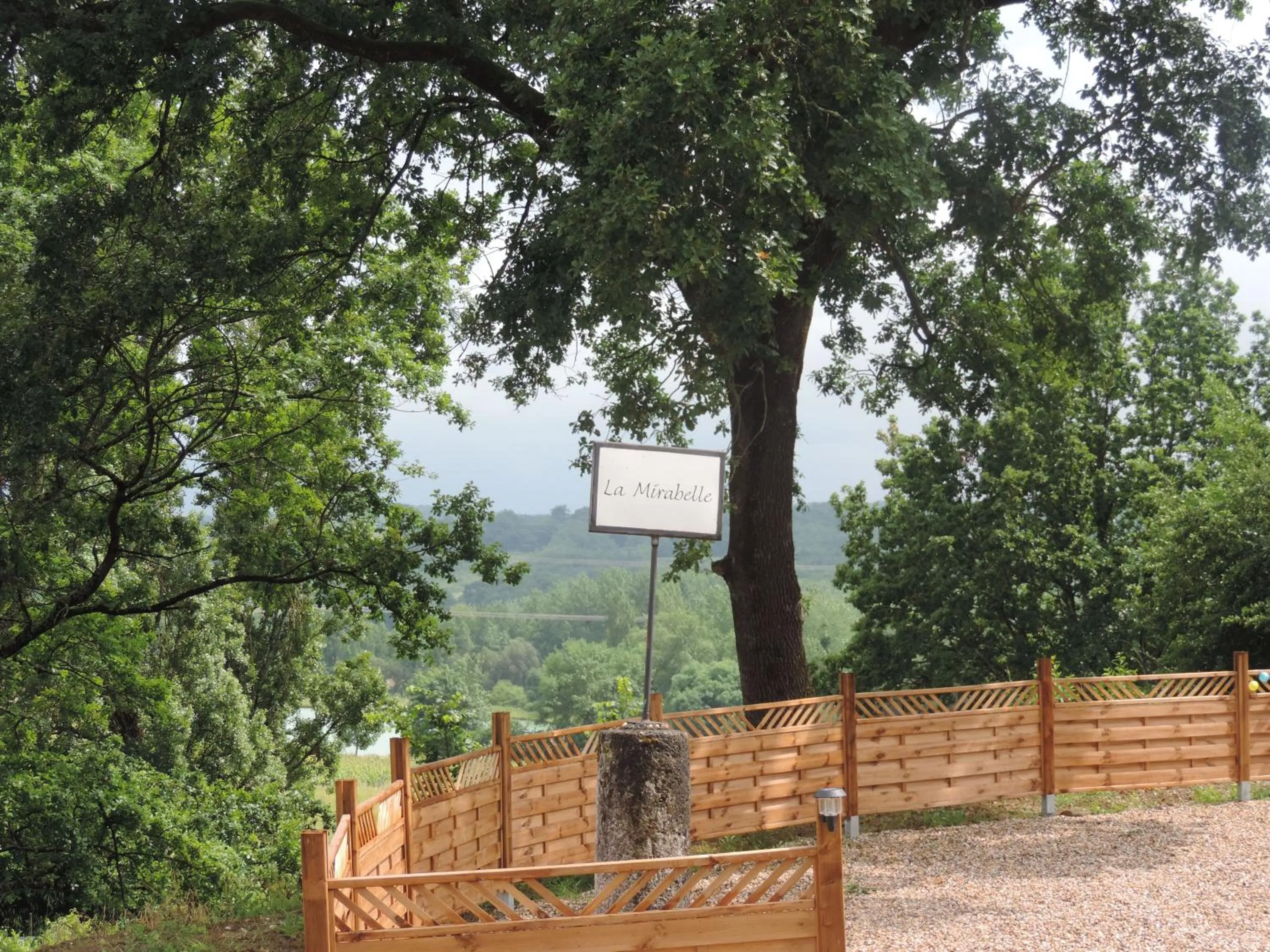 Patio in La Mirabelle
