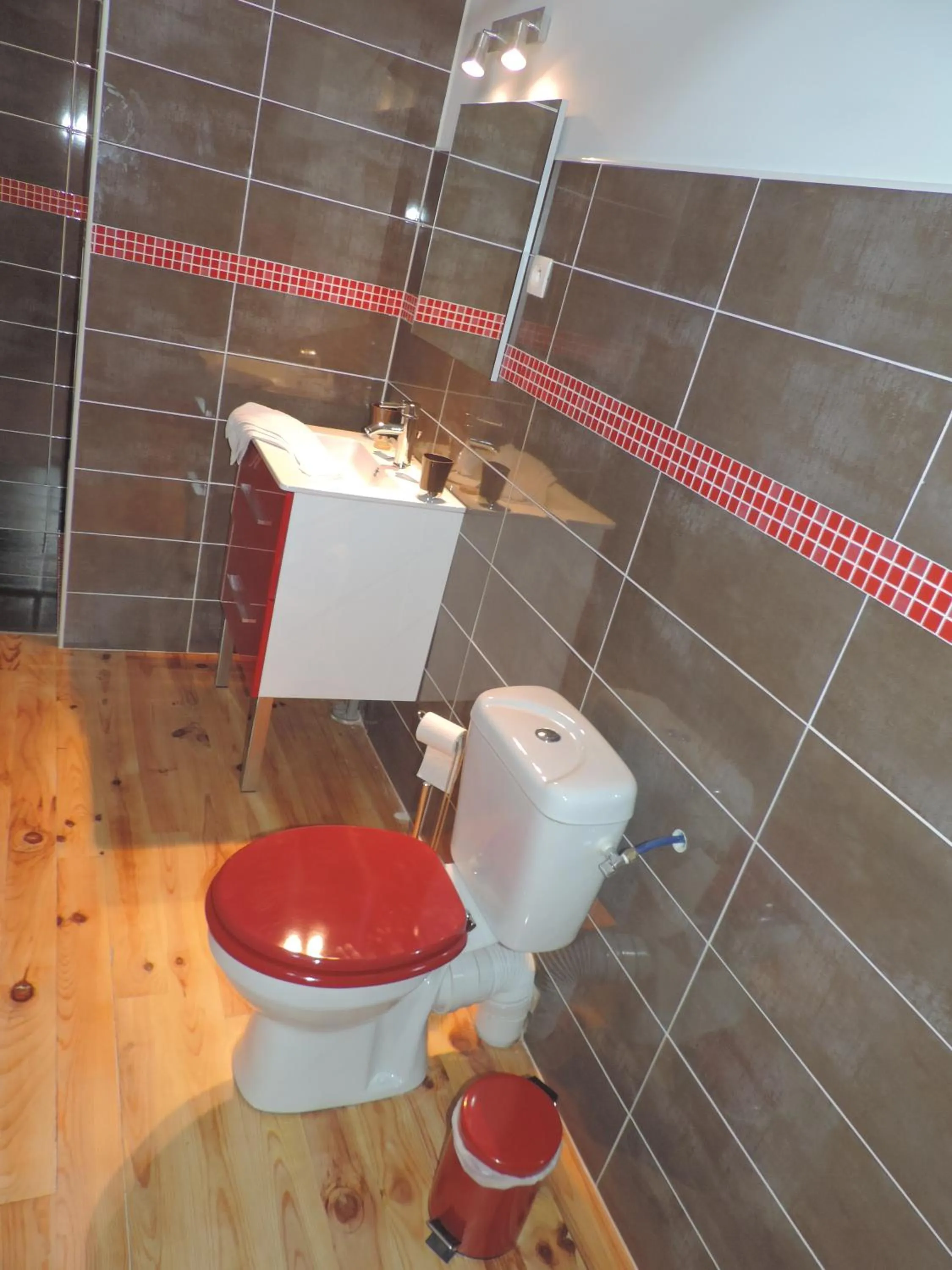 Shower in La Mirabelle