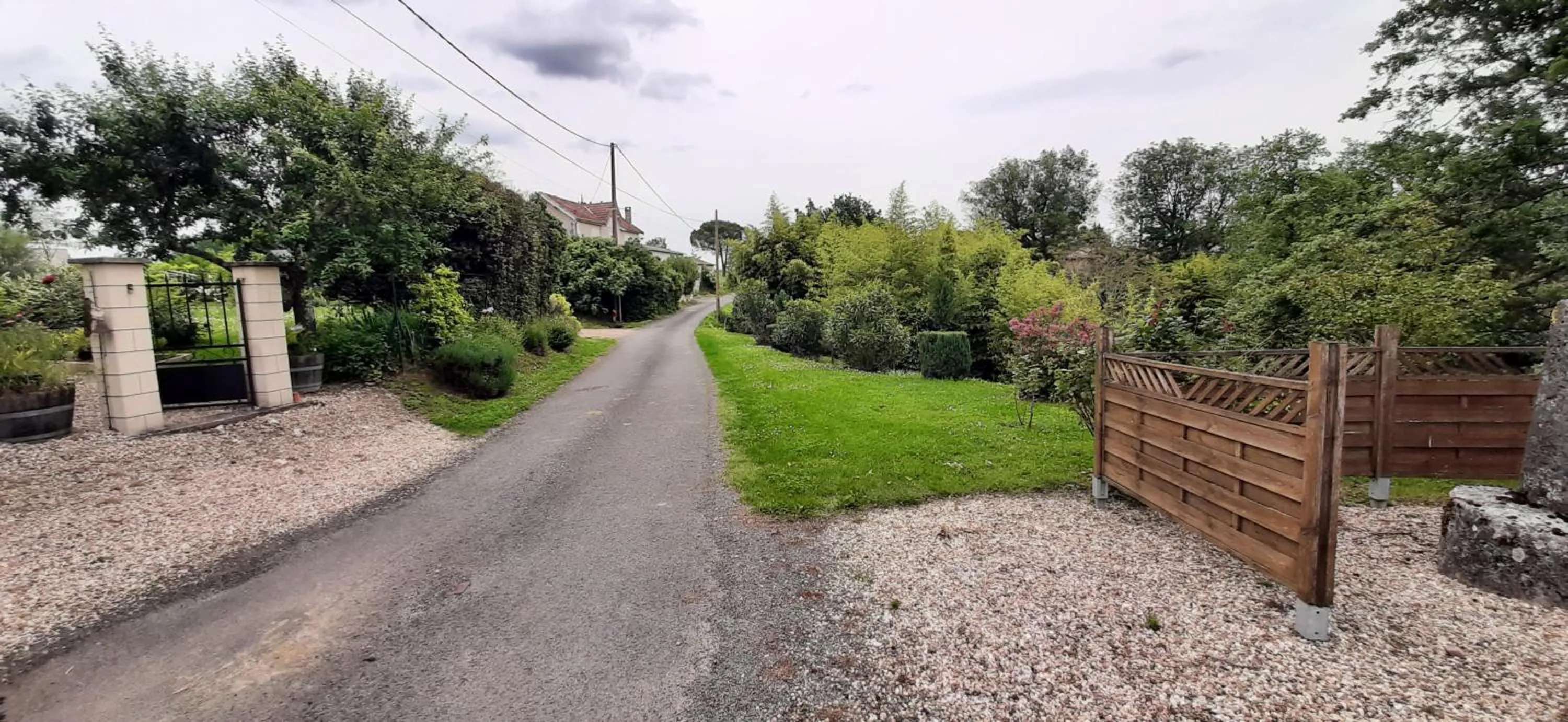 Neighbourhood in La Mirabelle