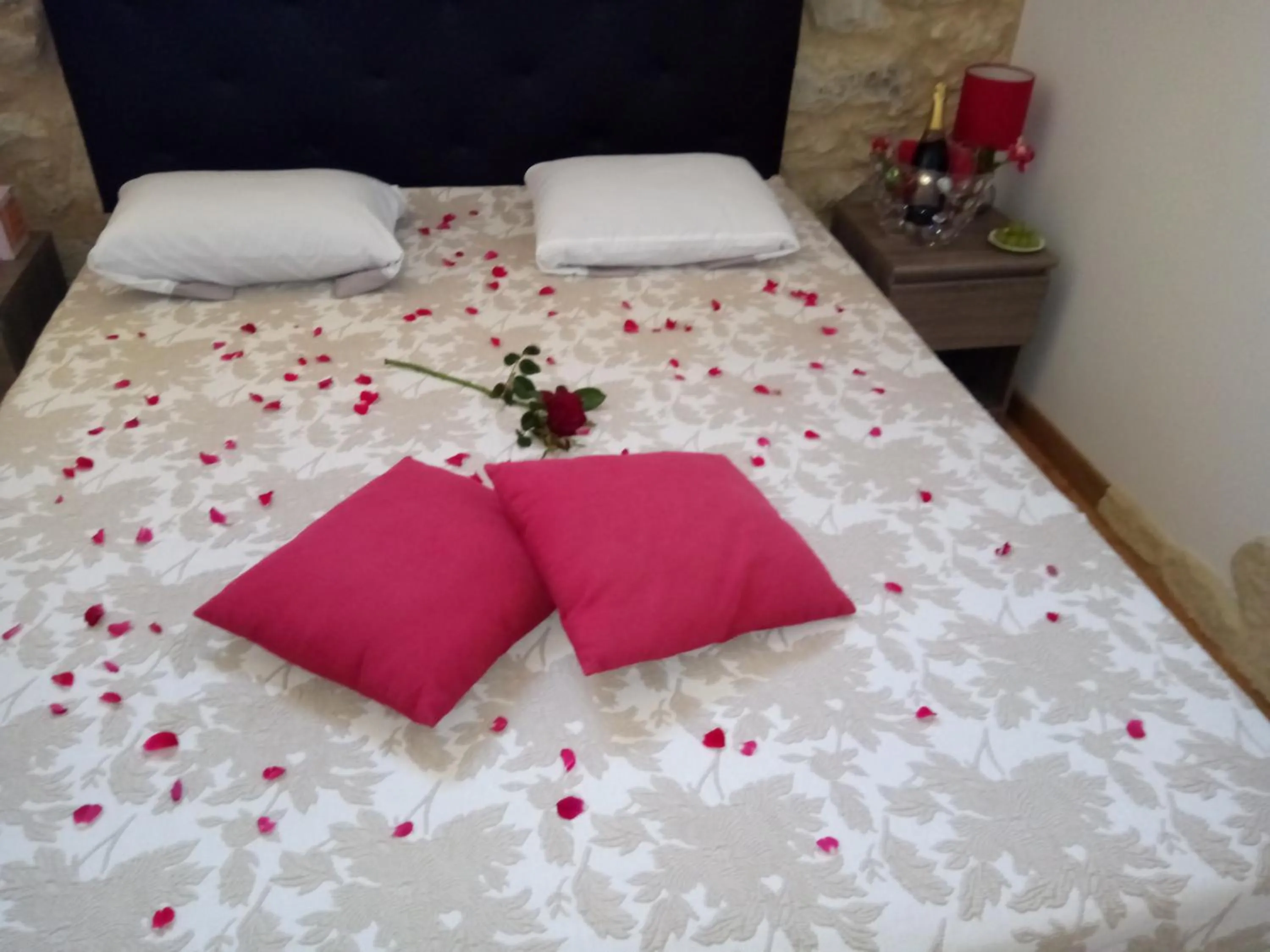 Decorative detail, Bed in La Mirabelle