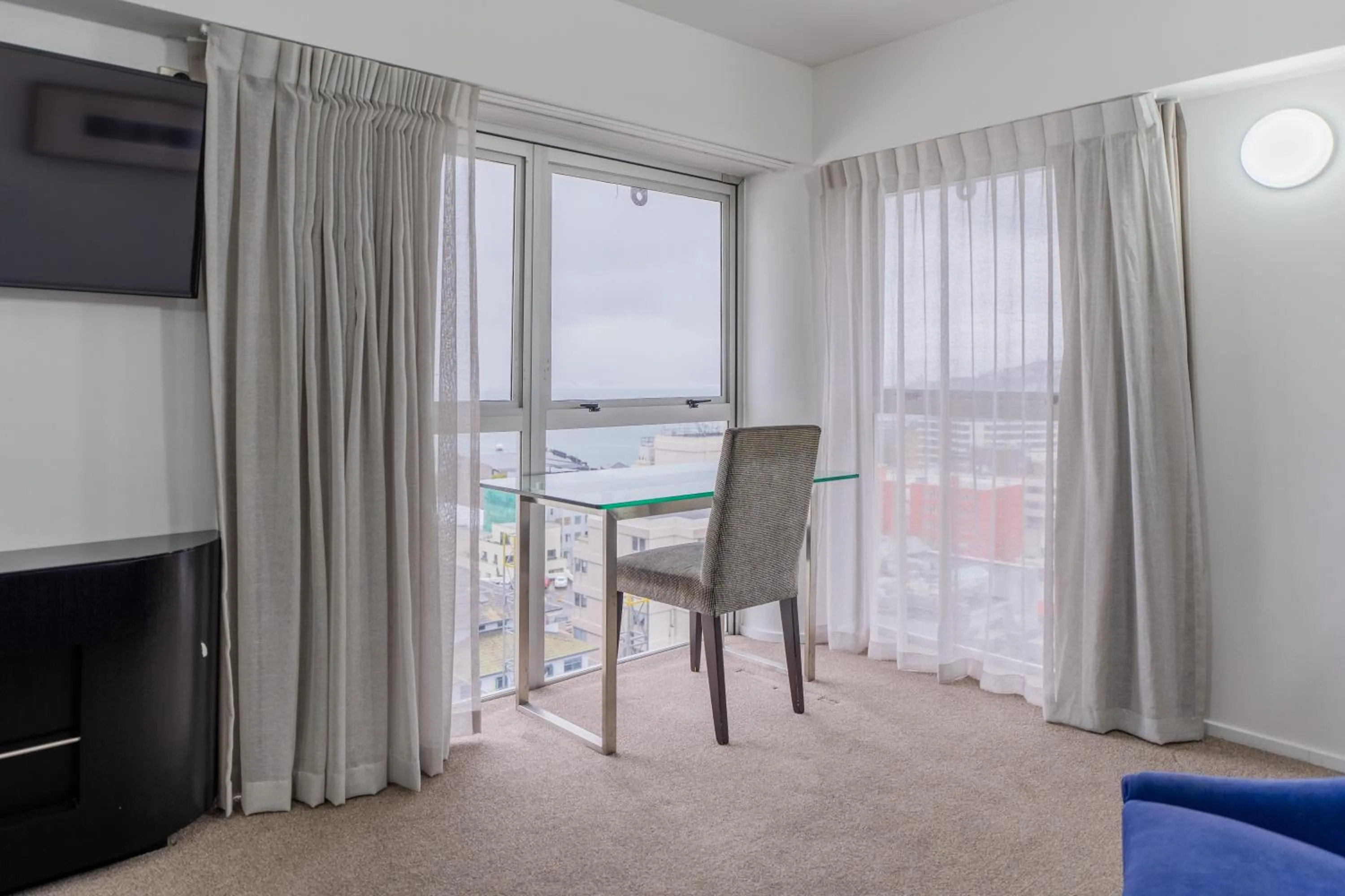 Living room in Mercure Wellington Central City Hotel and Apartments