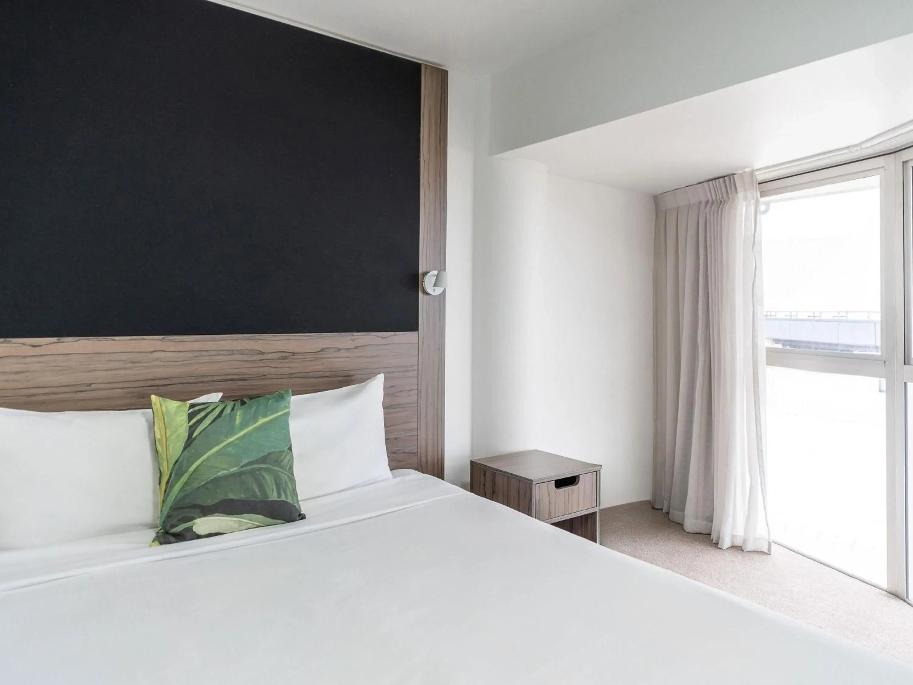 Bedroom, Bed in Mercure Wellington Central City Hotel and Apartments Bedroom, Bed in Mercure Wellington Central City Hotel and Apartments