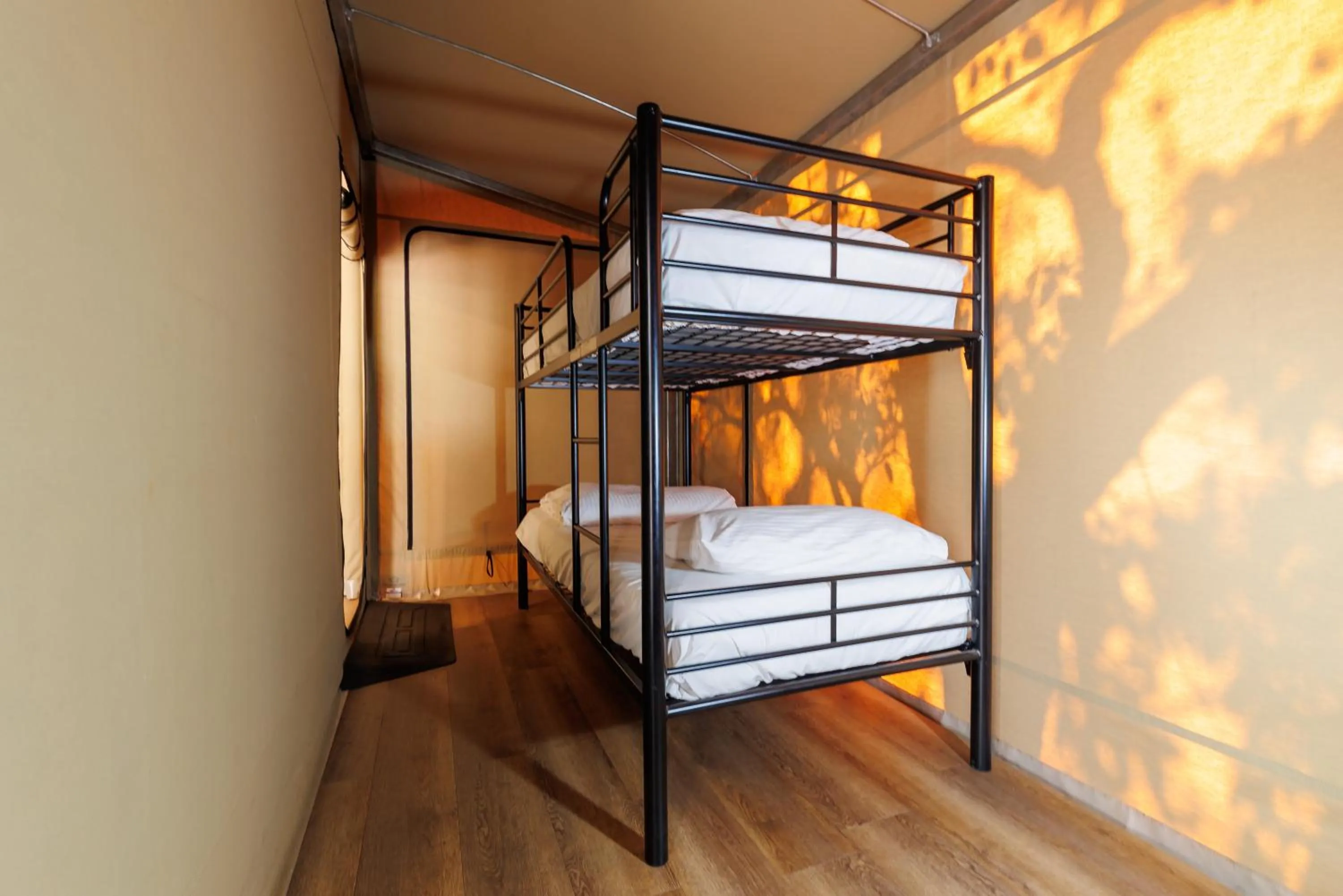 bunk bed, Bed in Cooinda Lodge Kakadu