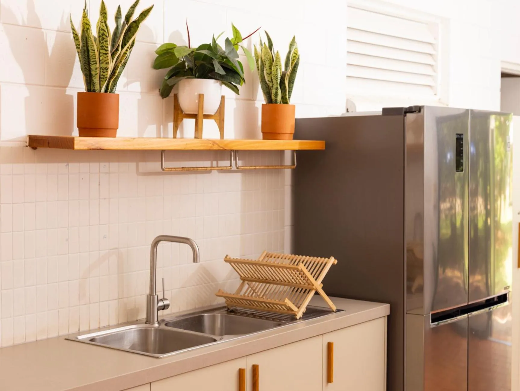 Kitchen or kitchenette in Cooinda Lodge Kakadu