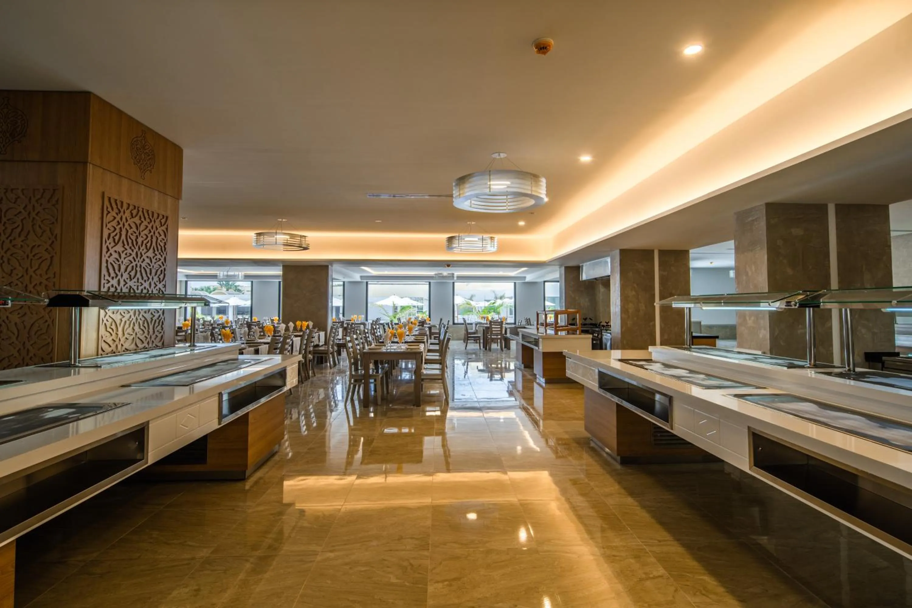 Restaurant/places to eat in Dar Khayam