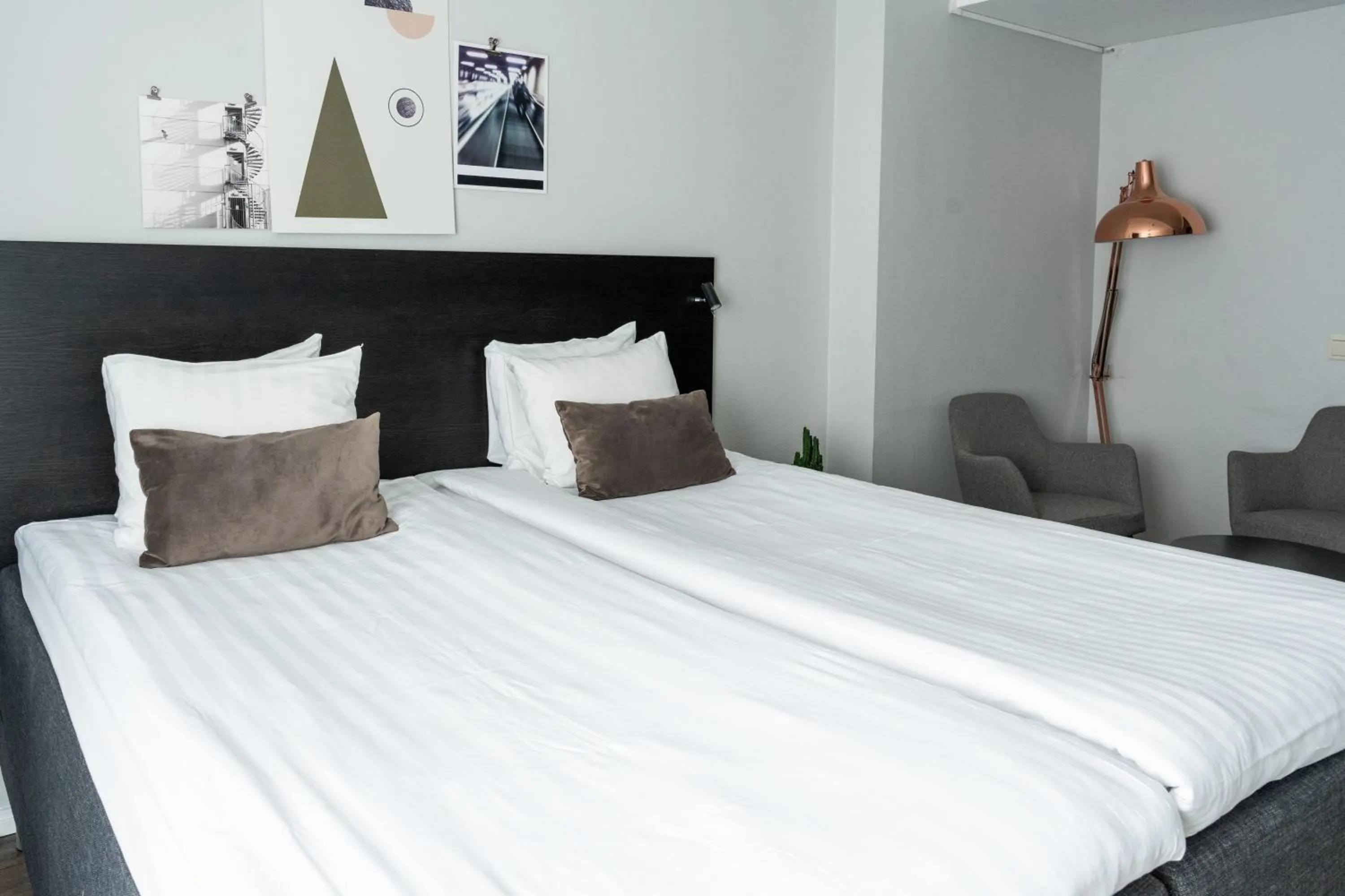 Property building, Bed in Best Western Kom Hotel Stockholm