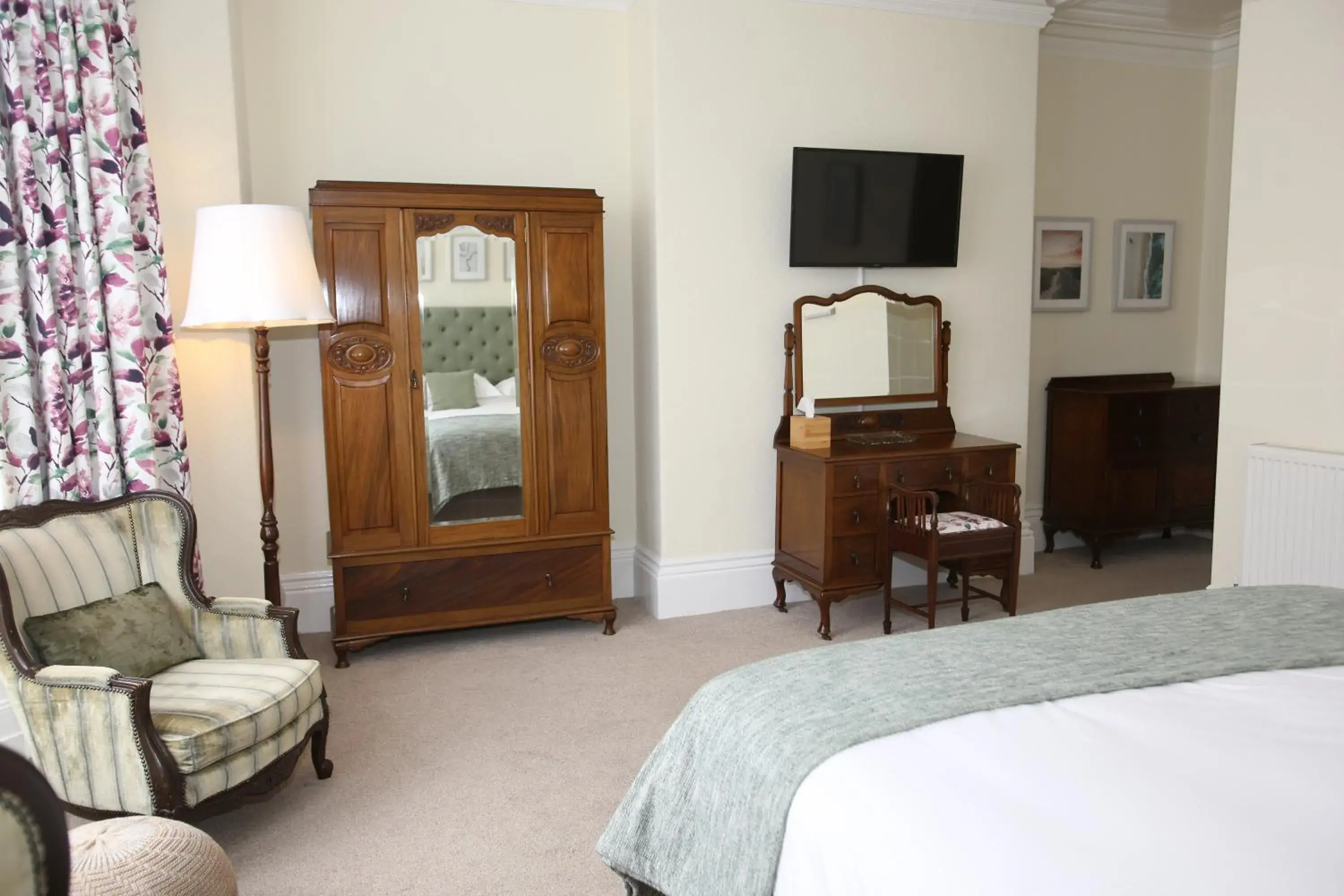 Bedroom, Bed in The Cordelia Bedroom, Bed in The Cordelia