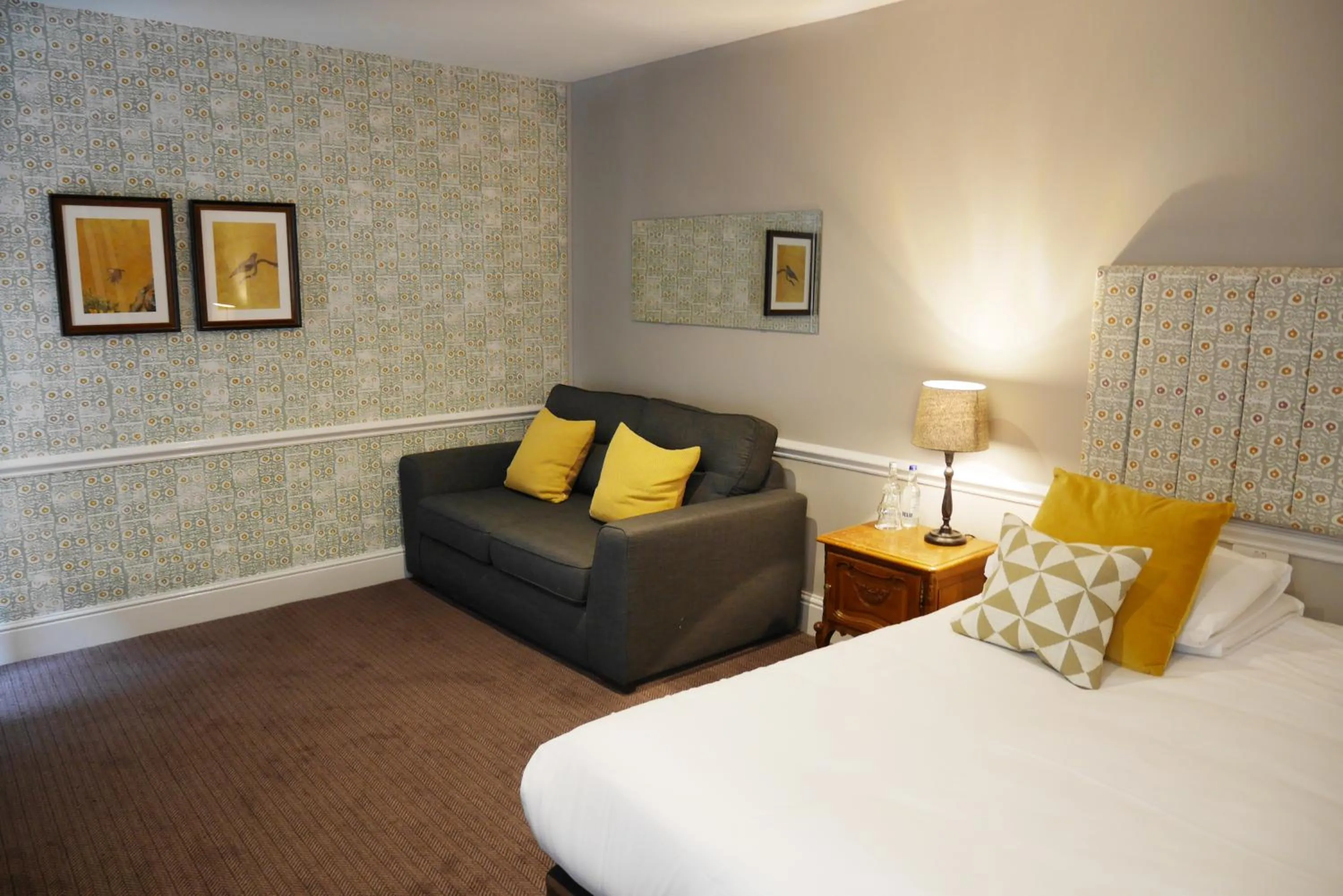 Seating area, Bed in The Fleece