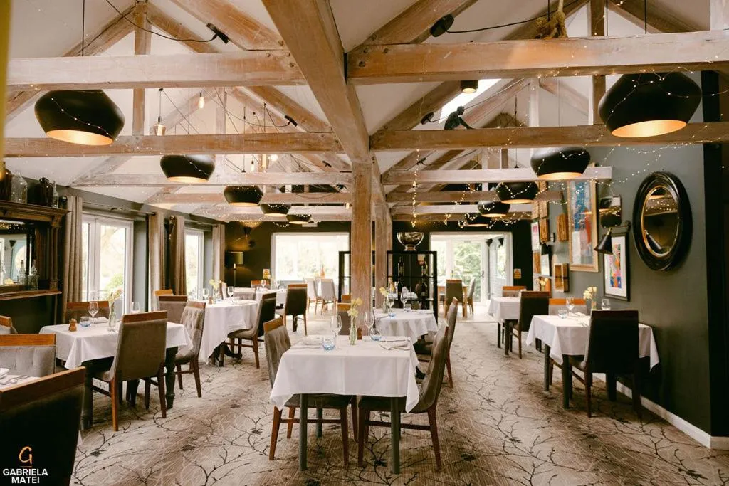 Restaurant/places to eat in Crouchers Hotel