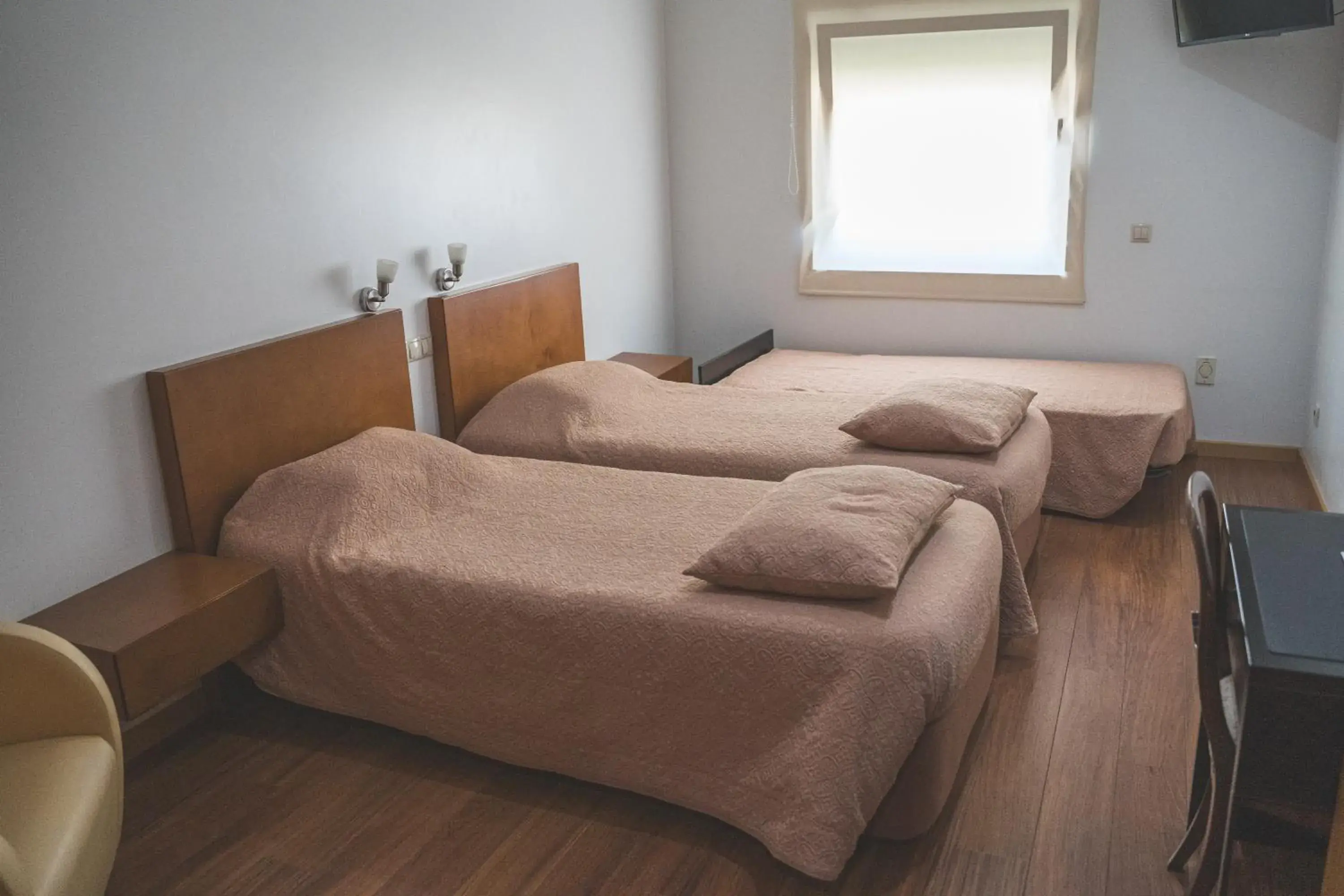 Tripe Room ( 2 adults + 1 children ) in Hotel De Cerva Tripe Room ( 2 adults + 1 children ) in Hotel De Cerva