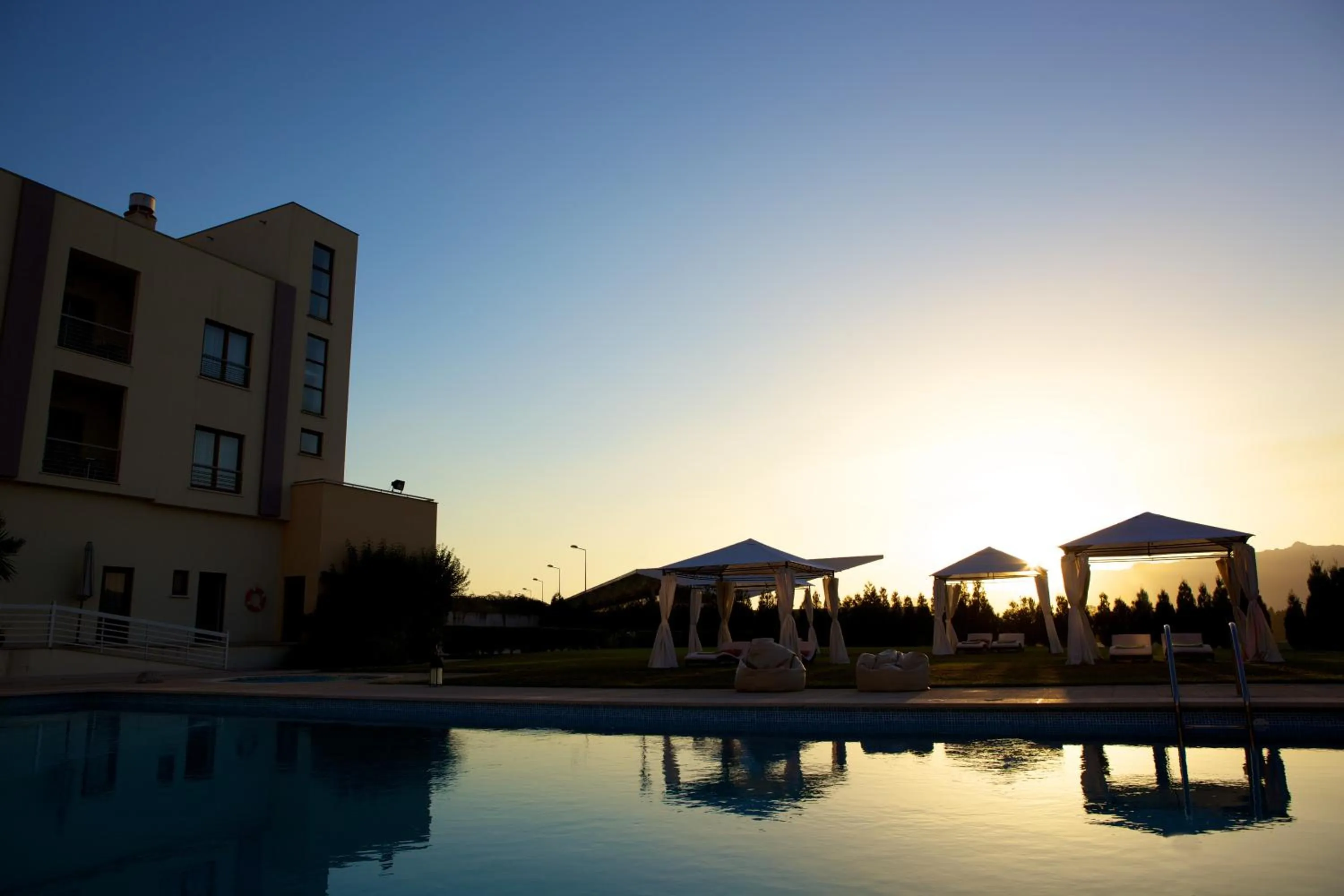 Swimming pool in Hotel SJ