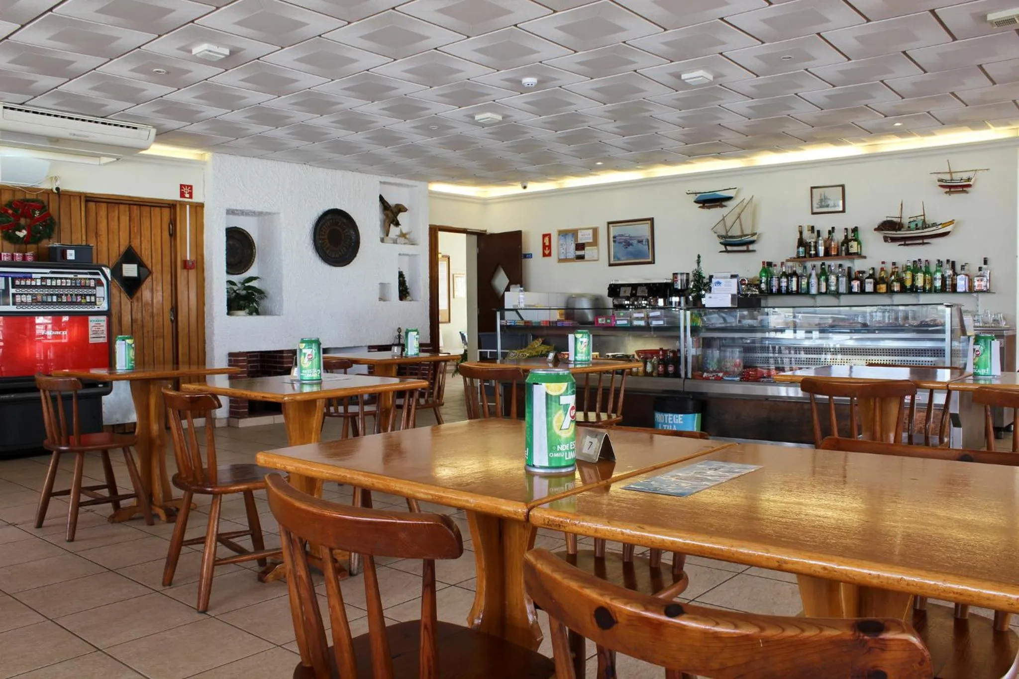 Restaurant/places to eat in Aeromar Beach Hotel