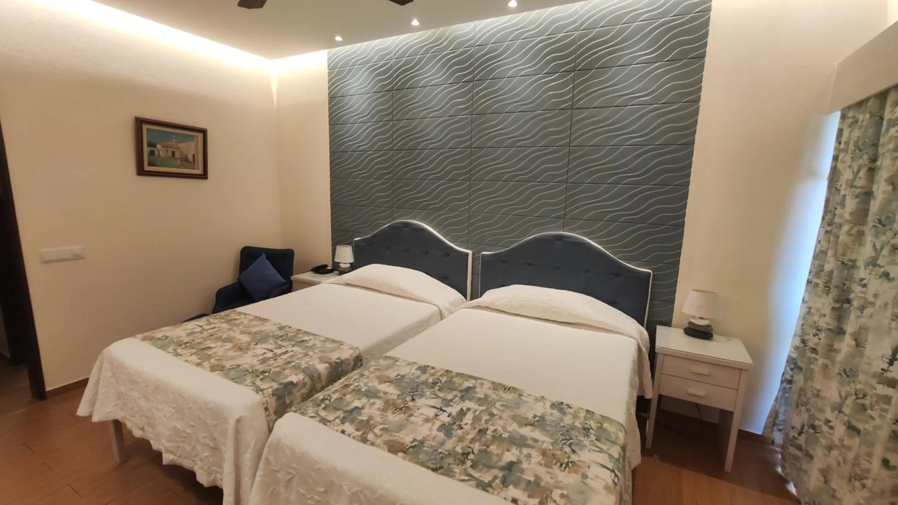 Bedroom, Bed in Aeromar Beach Hotel