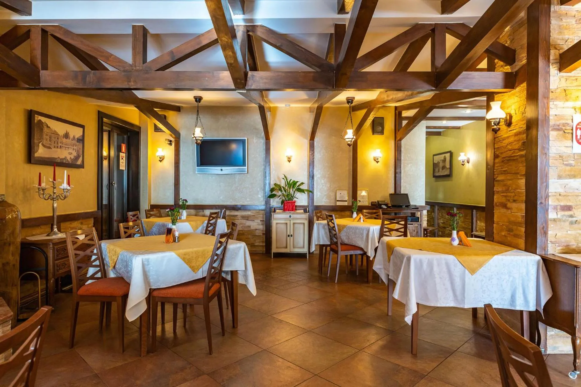 Restaurant/places to eat in Casa Freya