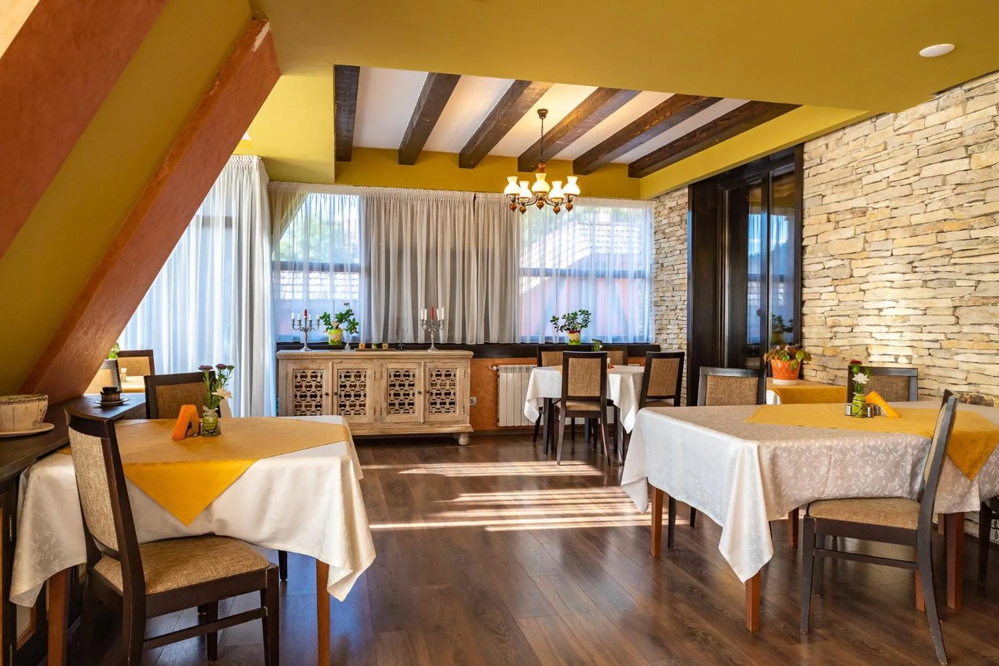 Dining area in Casa Freya