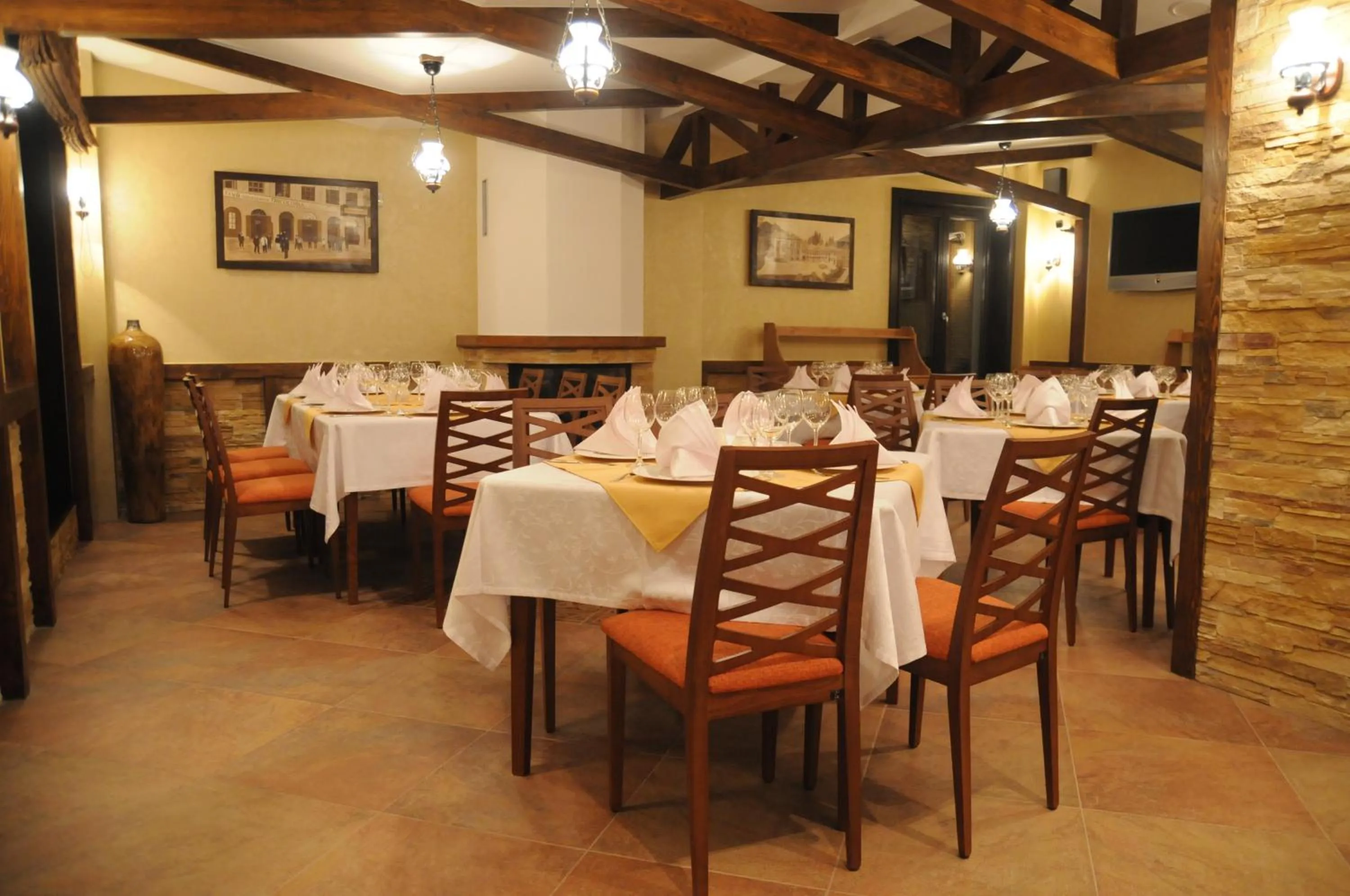 Restaurant/places to eat in Casa Freya