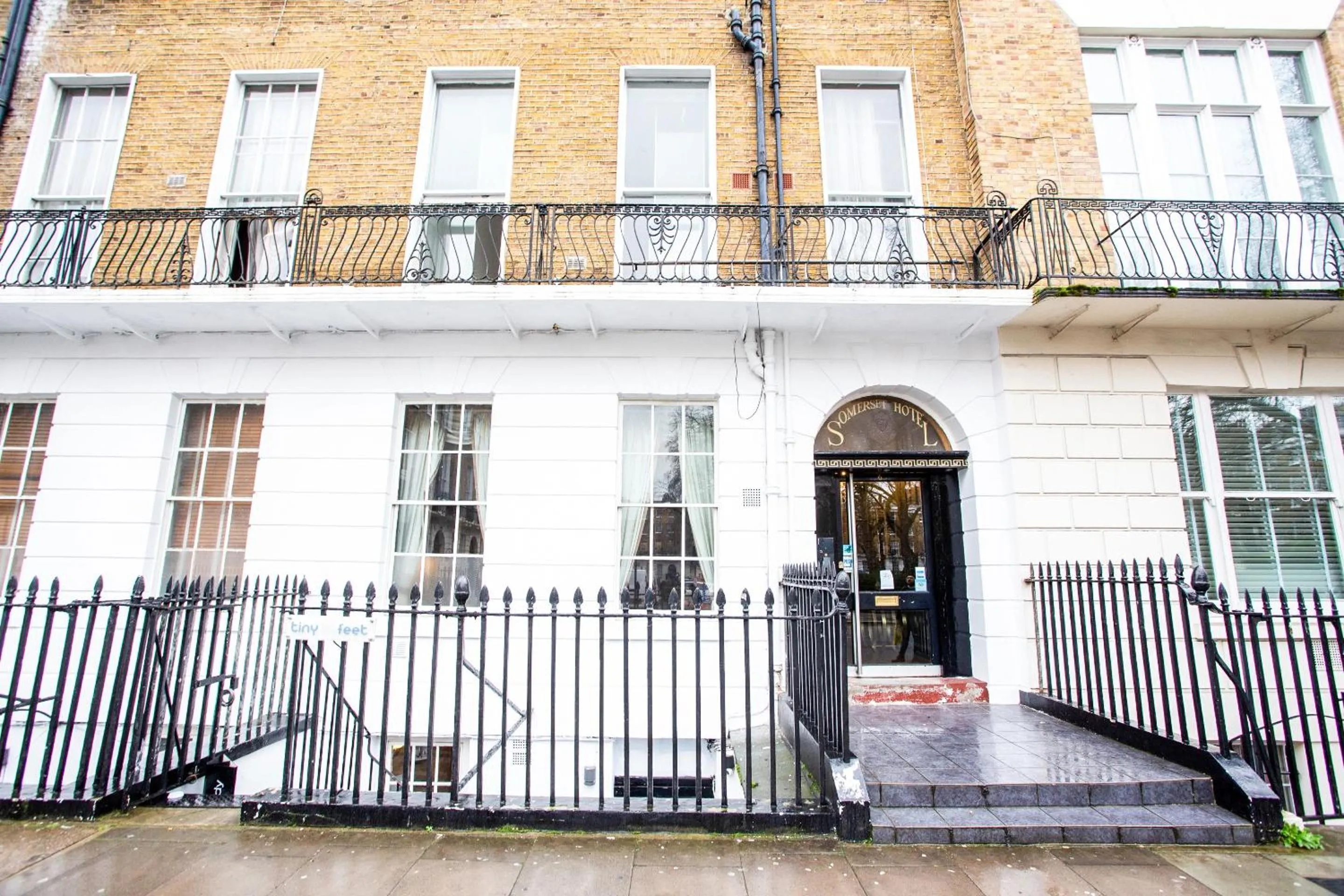 Facade/entrance in Somerset Hotel Baker Street London