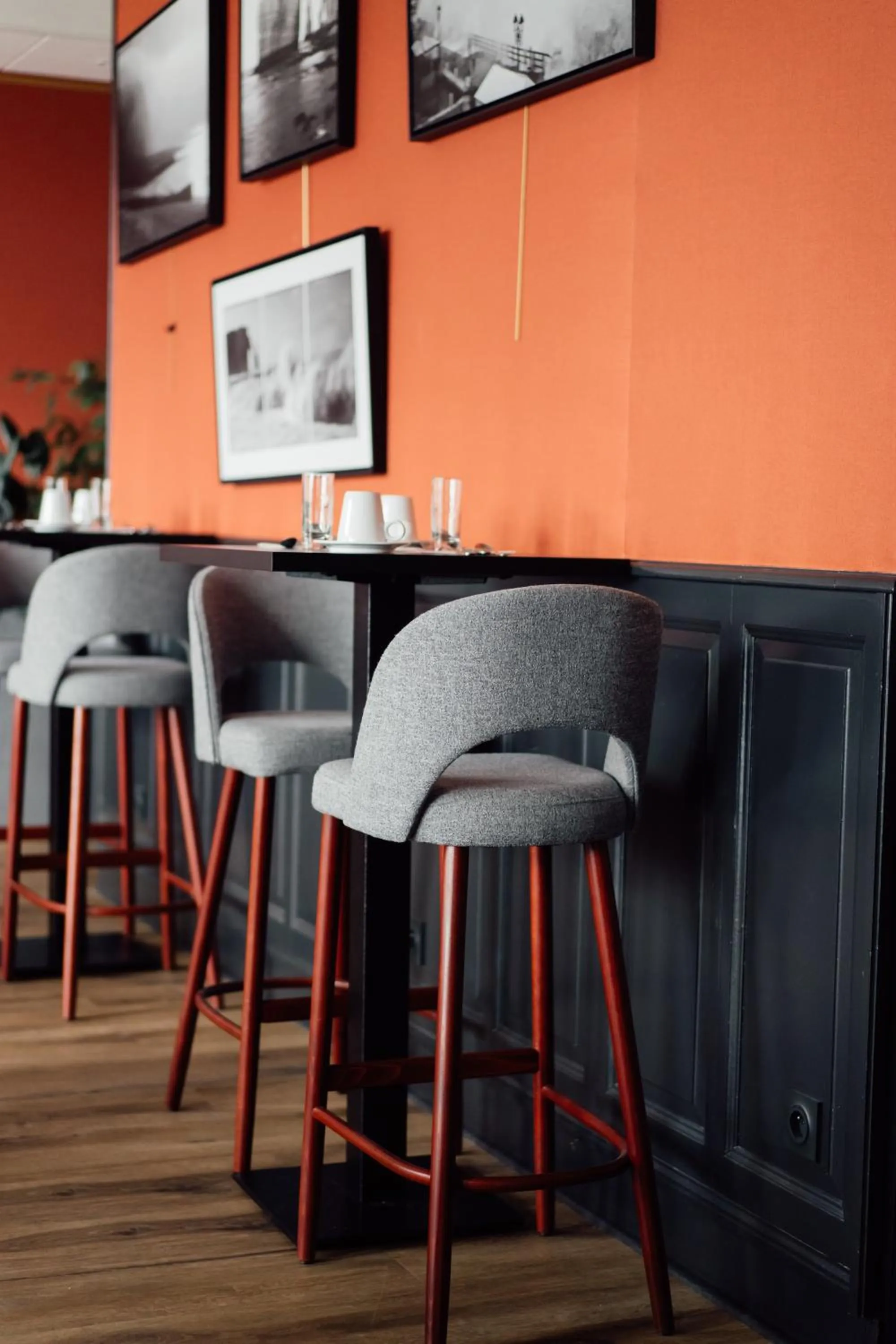 Restaurant/places to eat in Dormy House