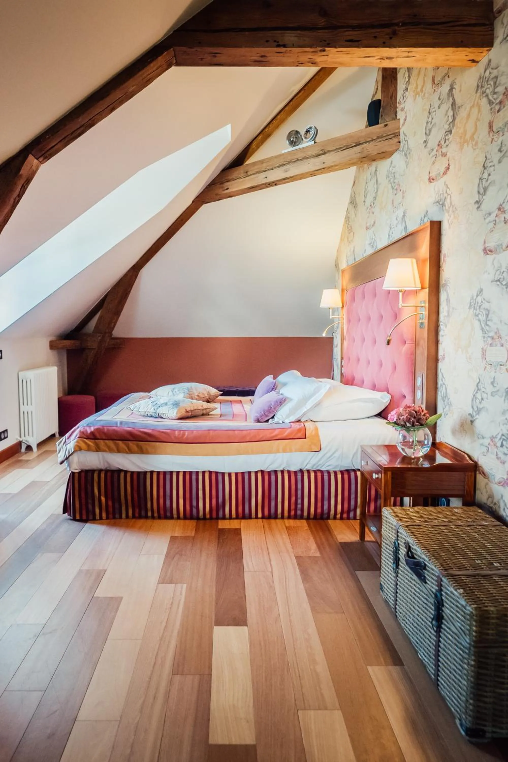 Bedroom, Bed in Dormy House