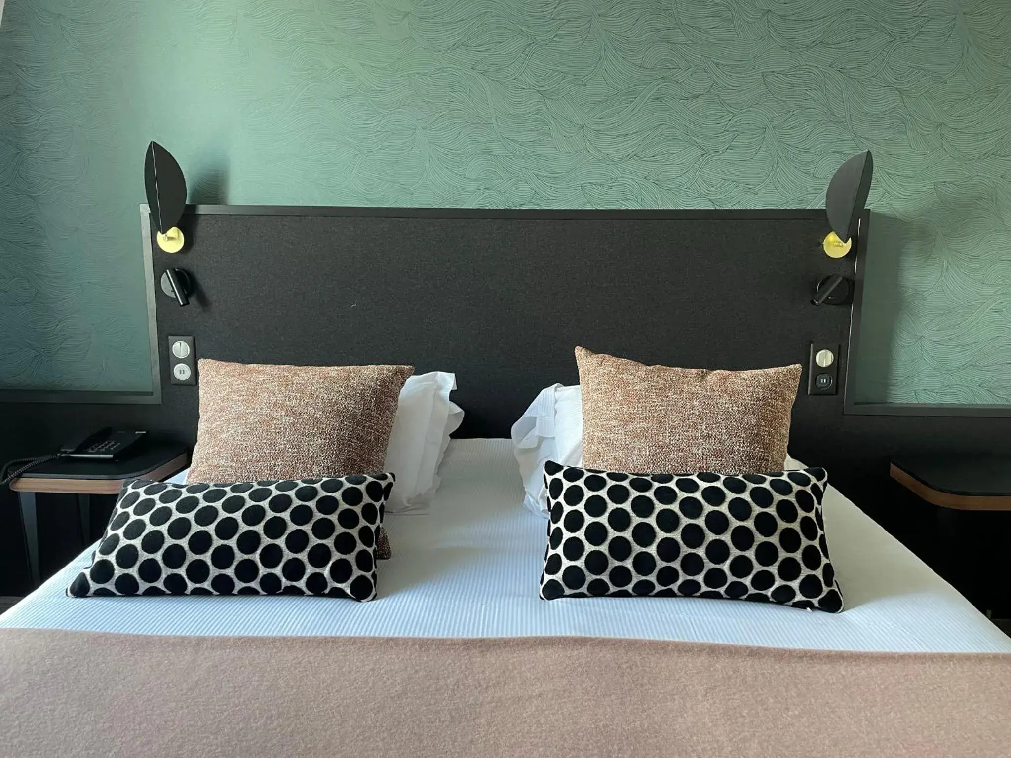 Confort room back view parc and parking in Dormy House Confort room back view parc and parking in Dormy House