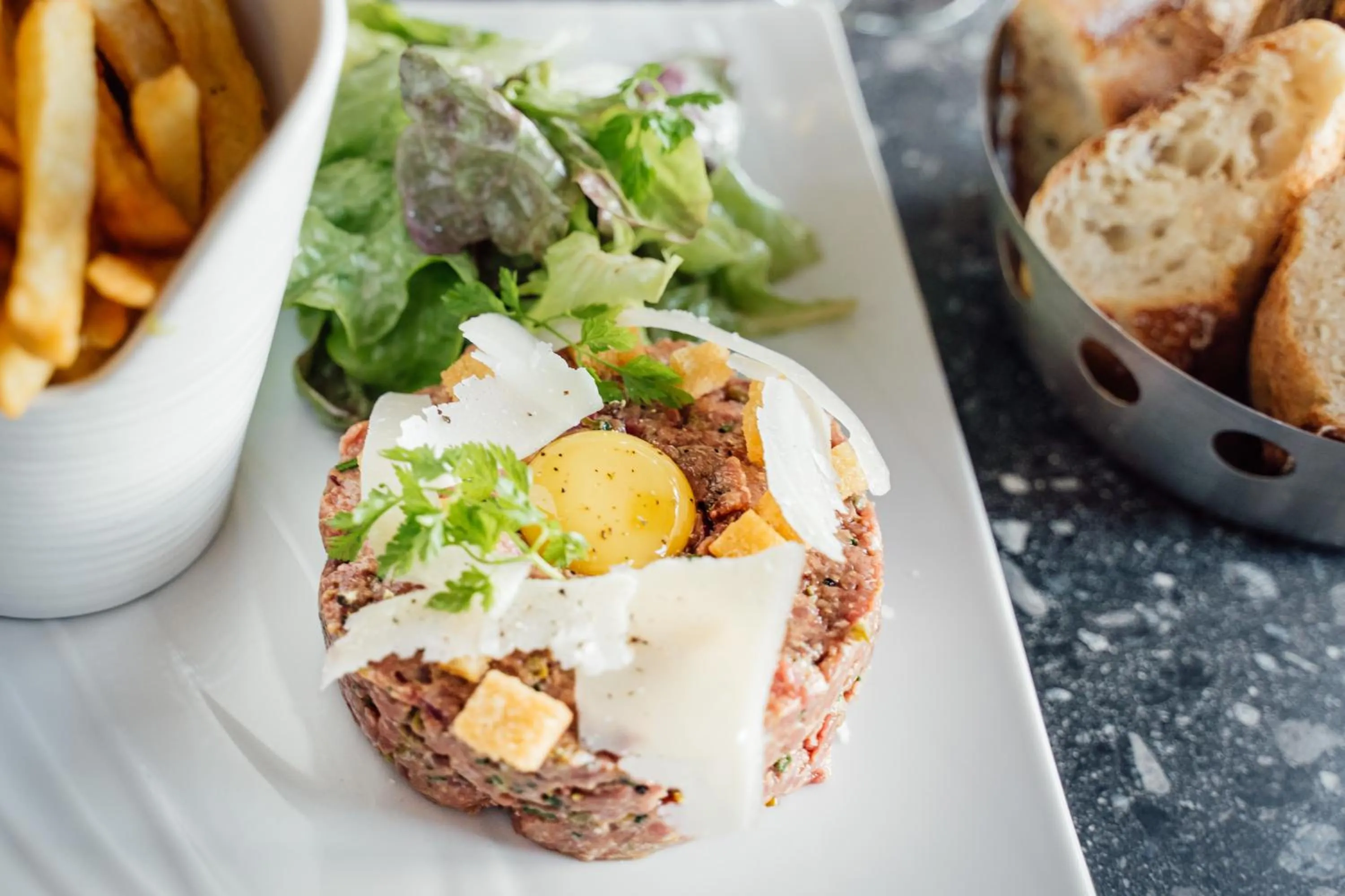 Restaurant/places to eat in Dormy House