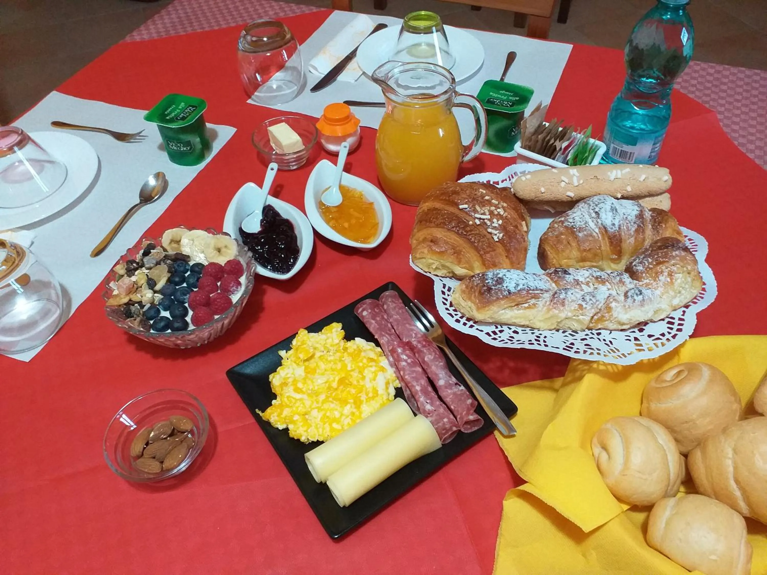 Food and drinks in B&B Il Girasole