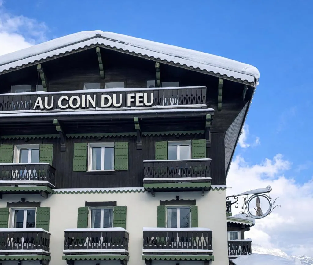 Property building in Au Coin Du Feu