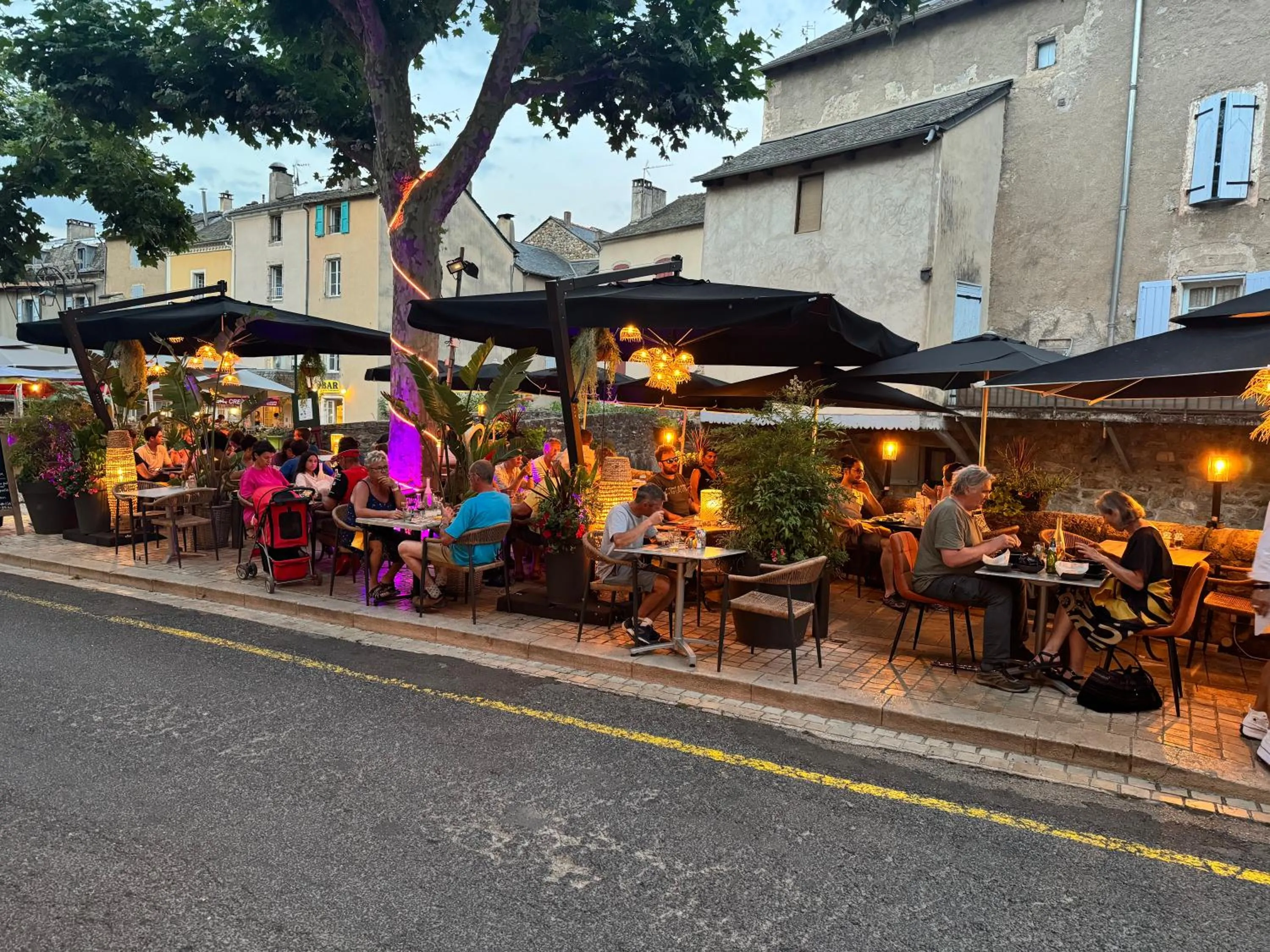Restaurant/places to eat in Hotel Le Sully