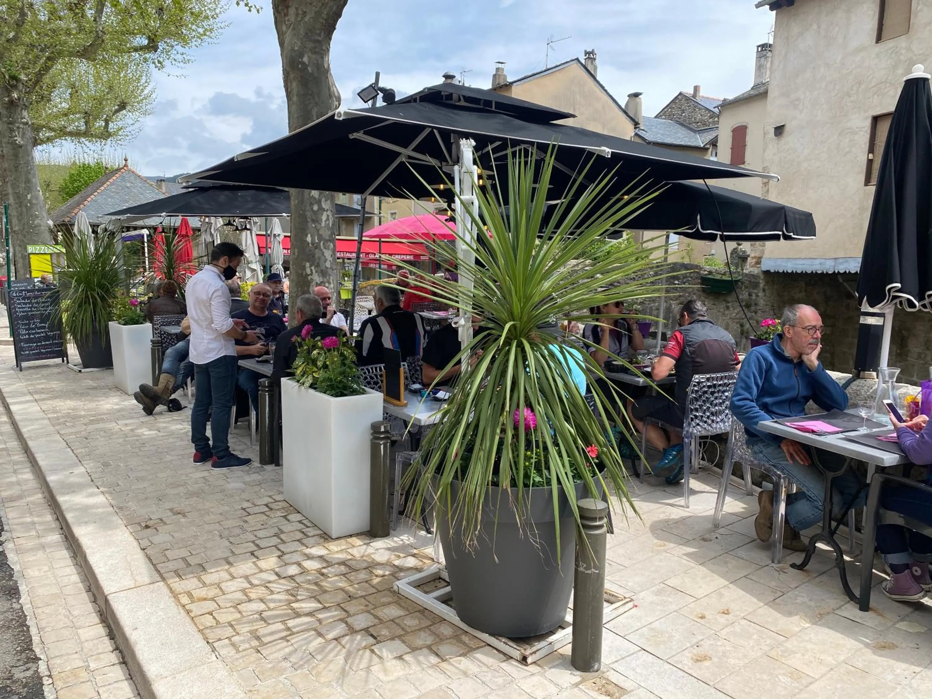 Patio in Hotel Le Sully