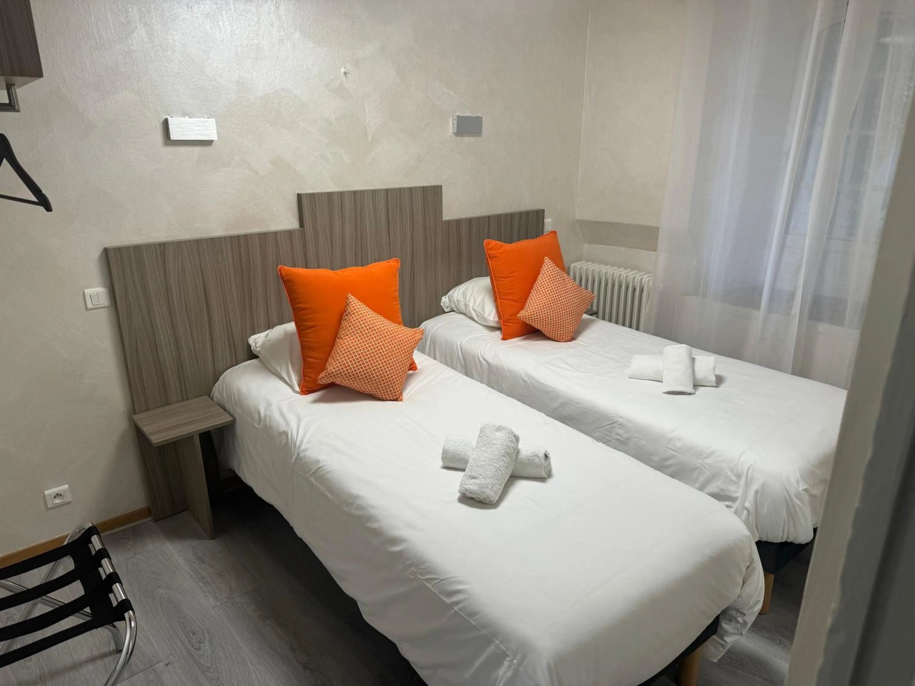 Twin Room in Hotel Le Sully