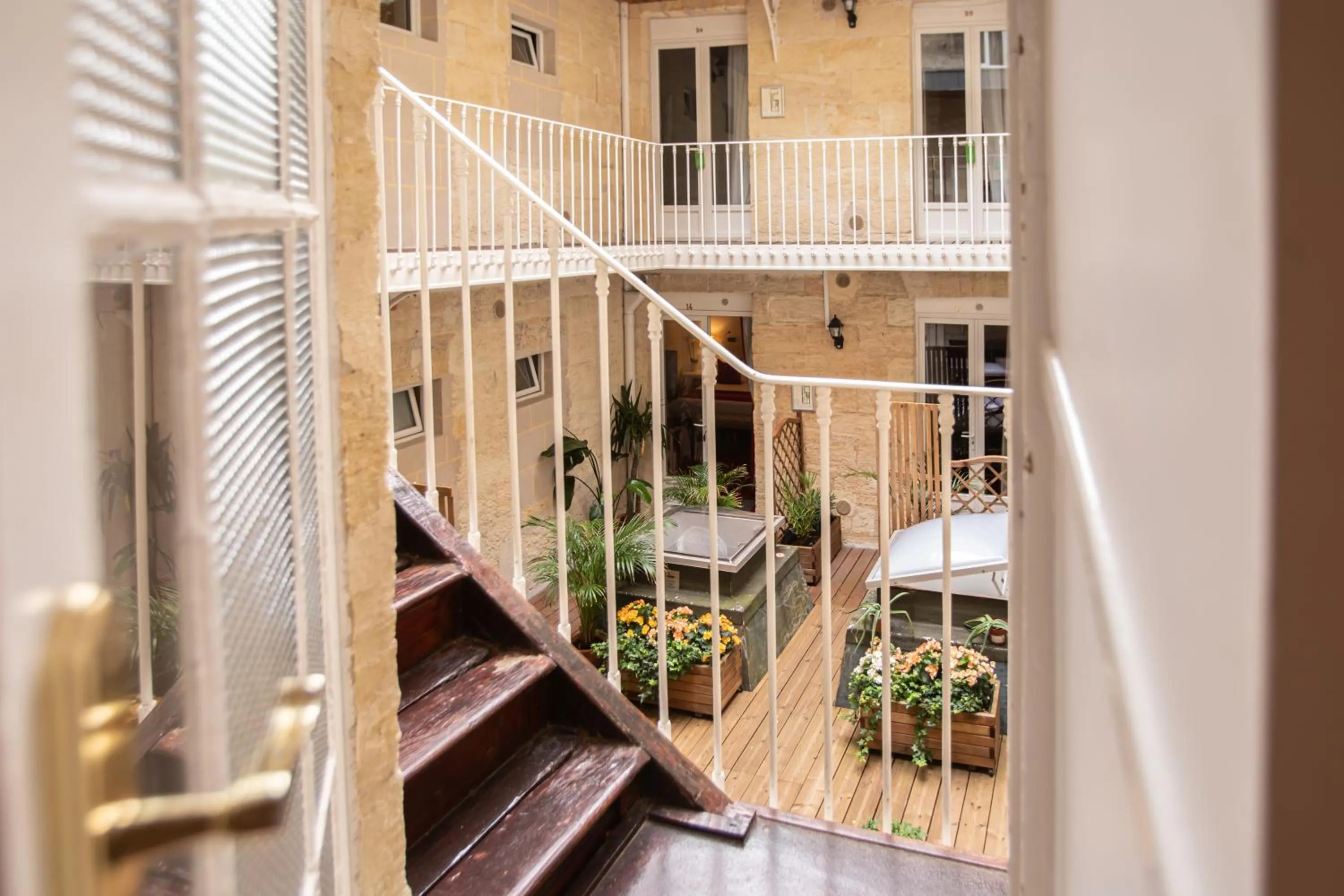 Property building in Hôtel Churchill Bordeaux Centre