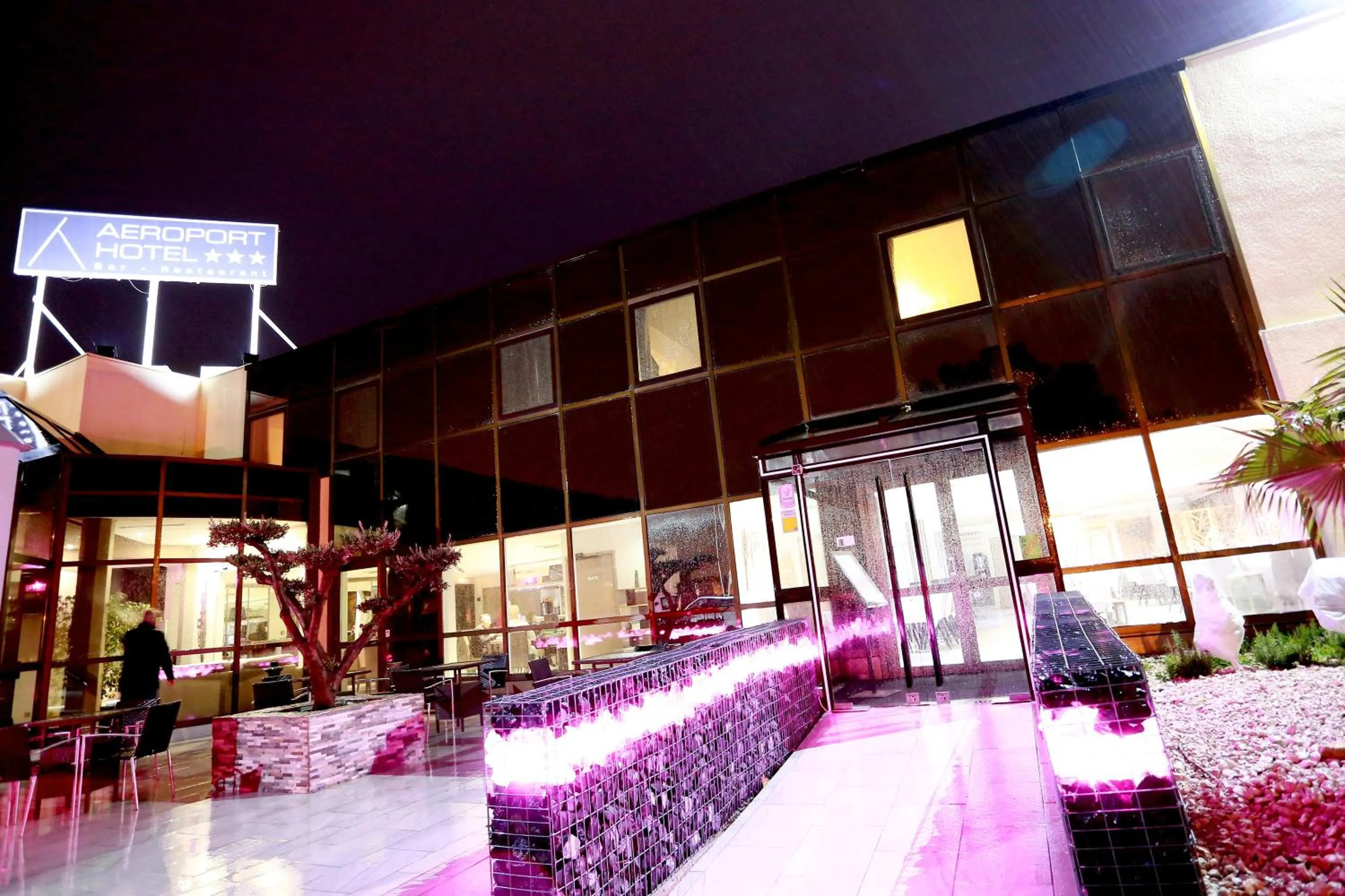 Facade/entrance in Aeroport Hotel - Parc Expo