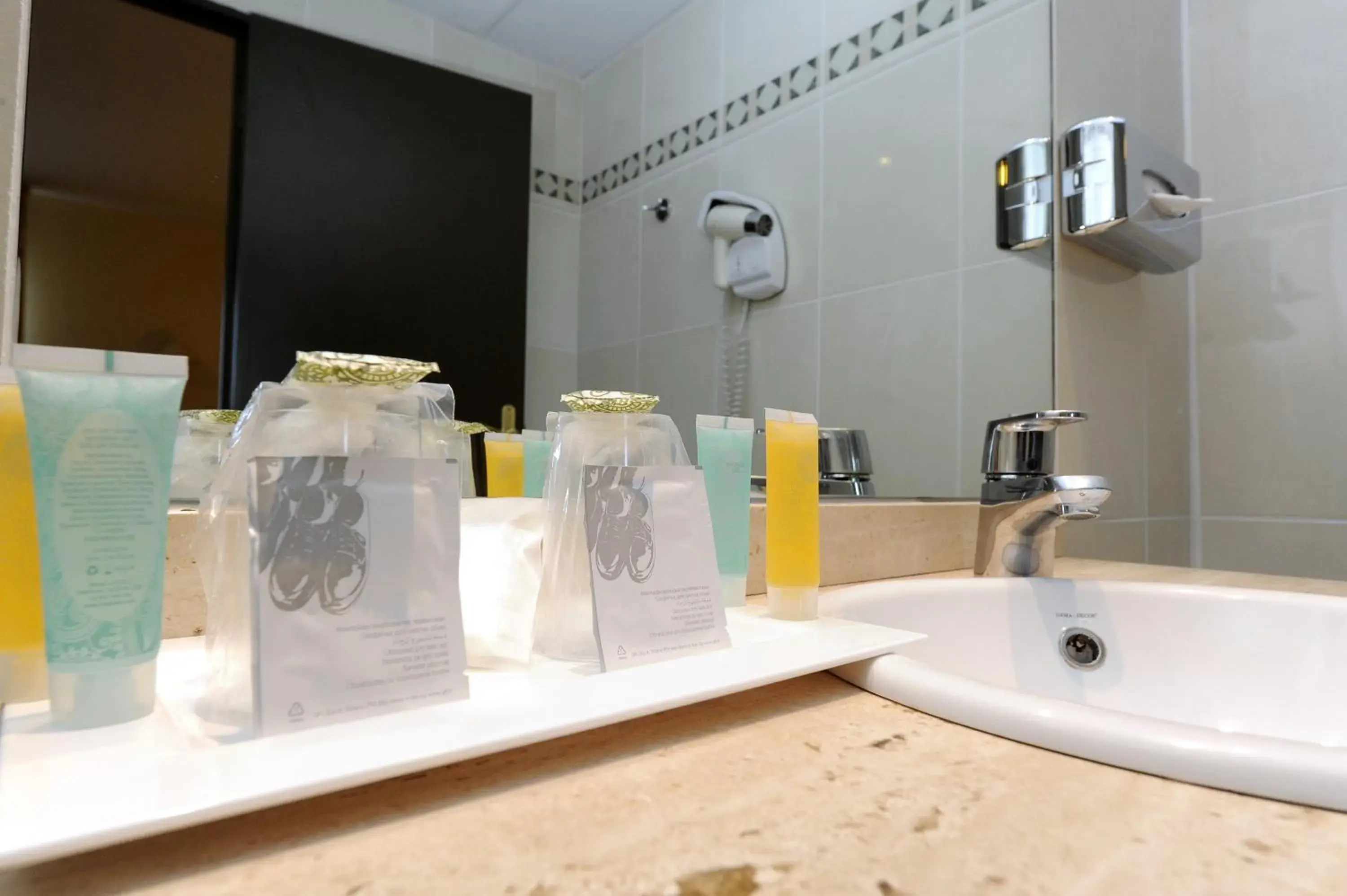 Comfort Double Room in Aeroport Hotel - Parc Expo Comfort Double Room in Aeroport Hotel - Parc Expo