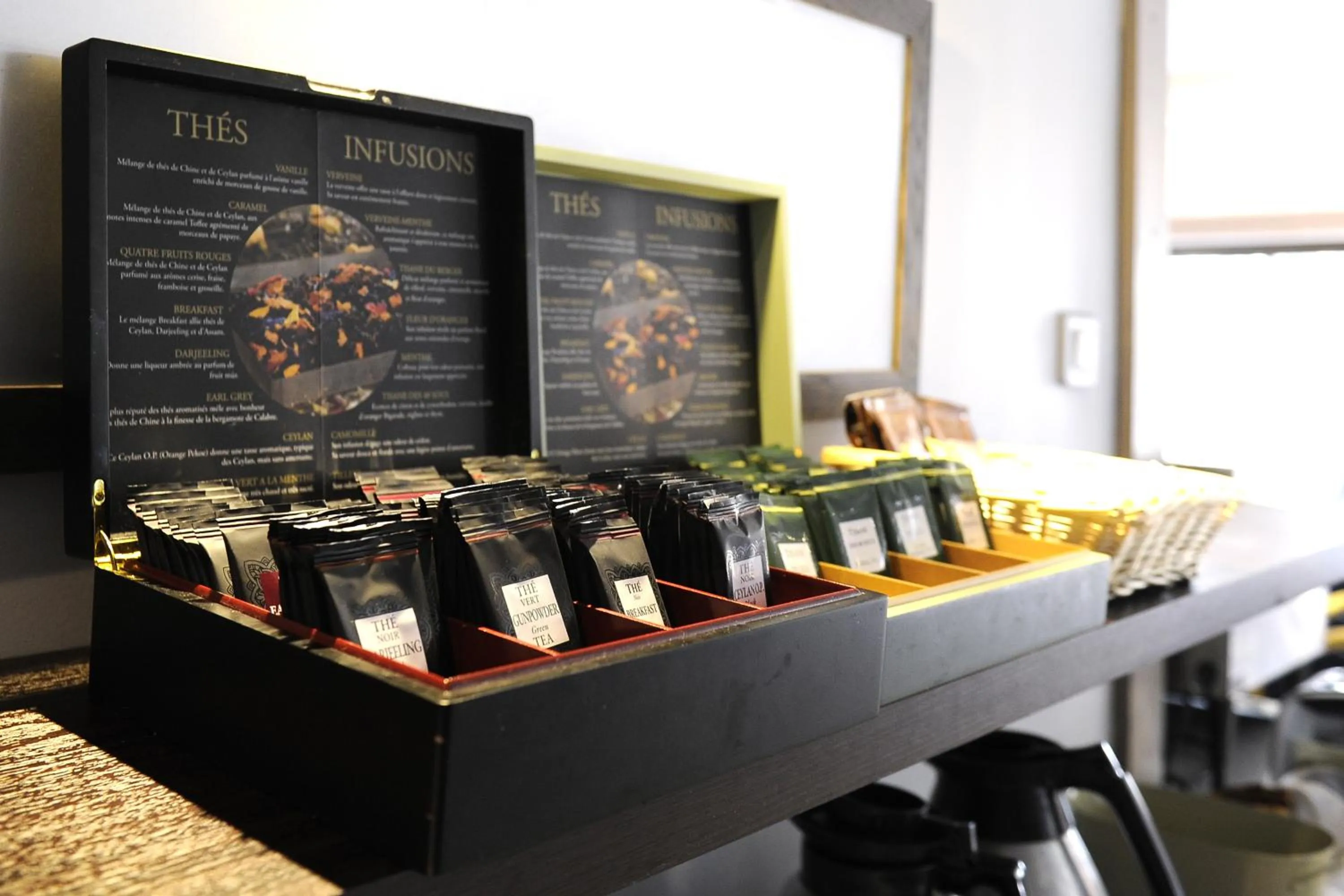 Restaurant/places to eat in Aeroport Hotel - Parc Expo