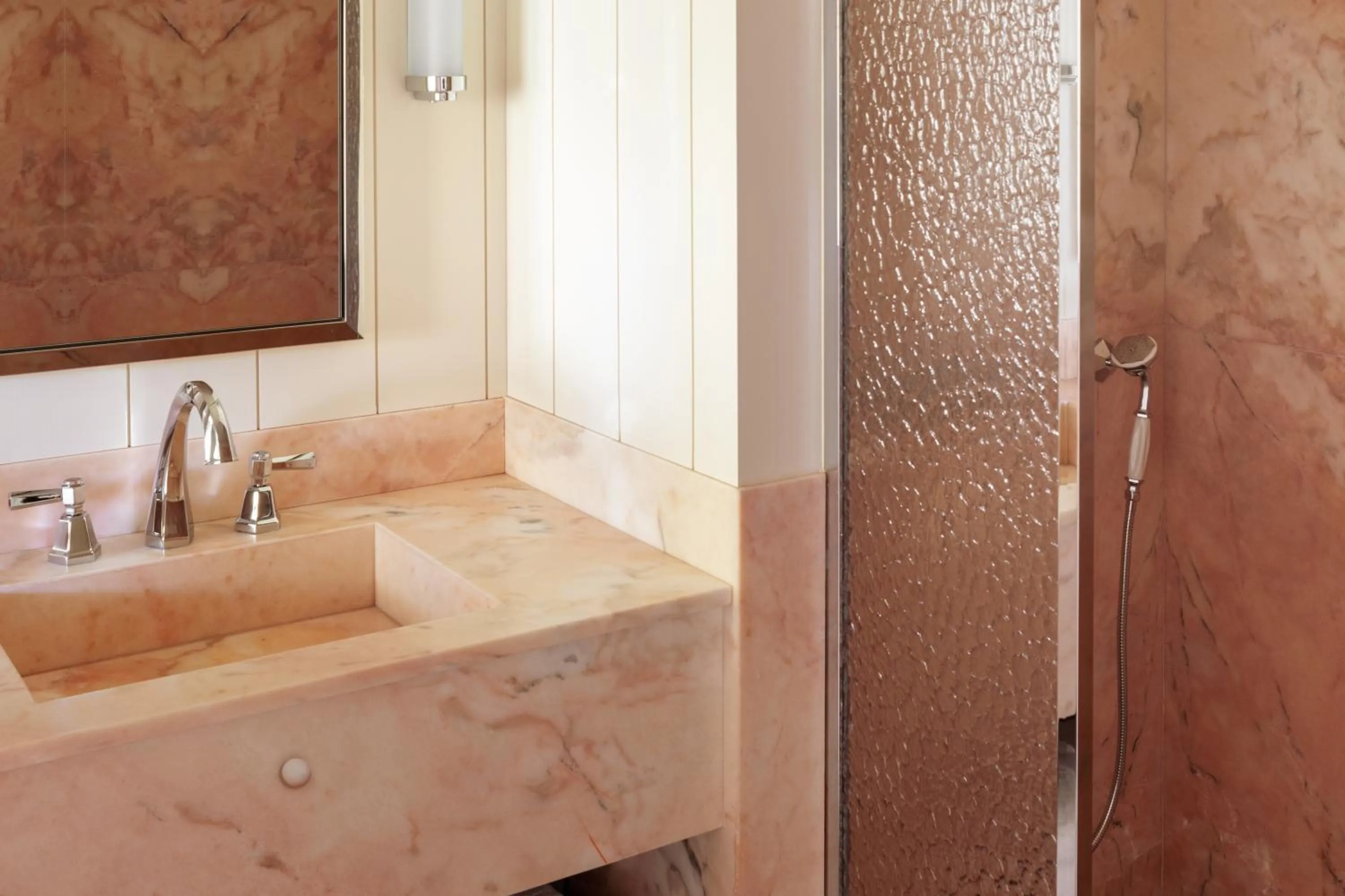 Shower in Cap d'Antibes Beach Hotel